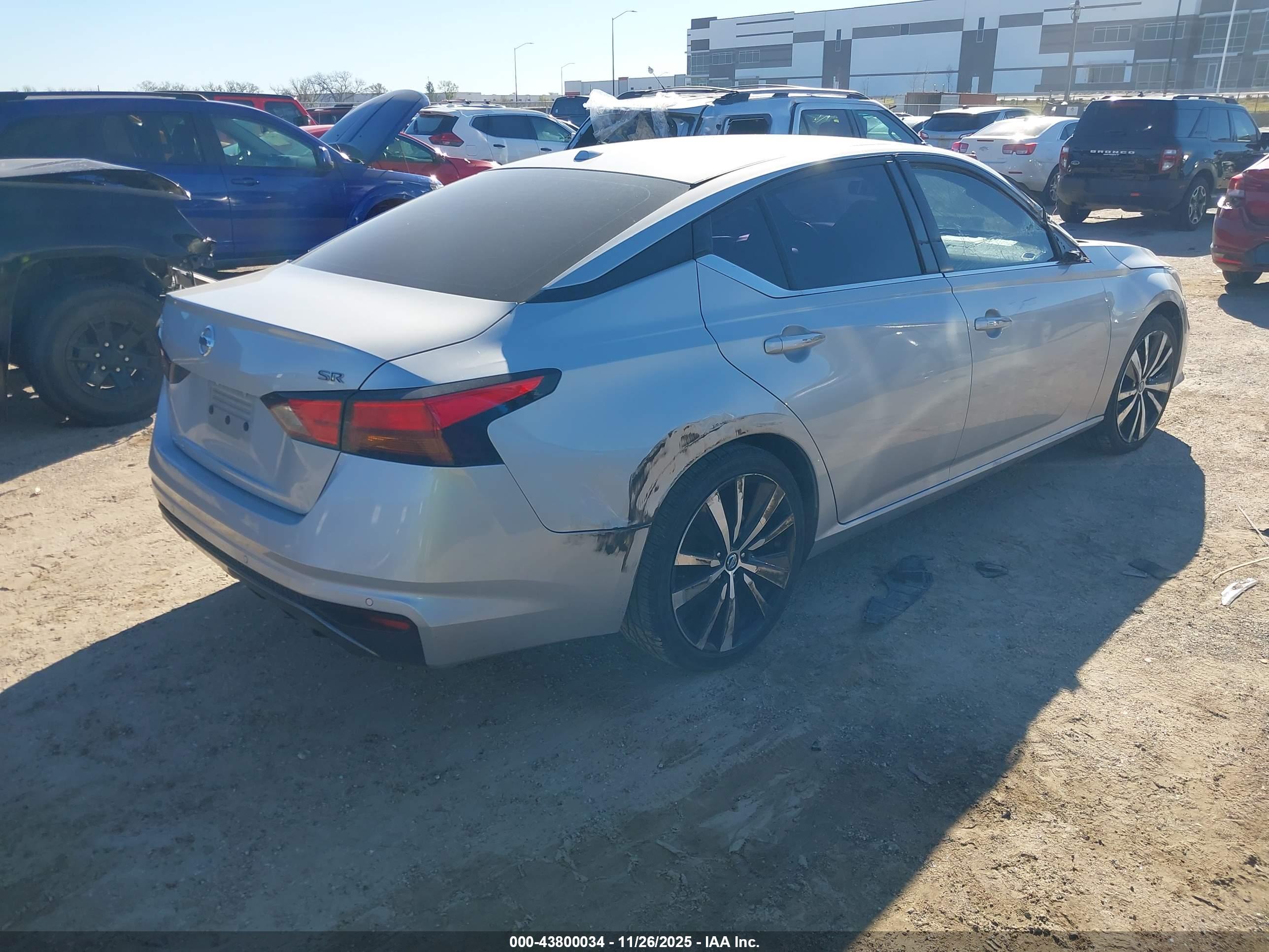 NISSAN ALTIMA image 4