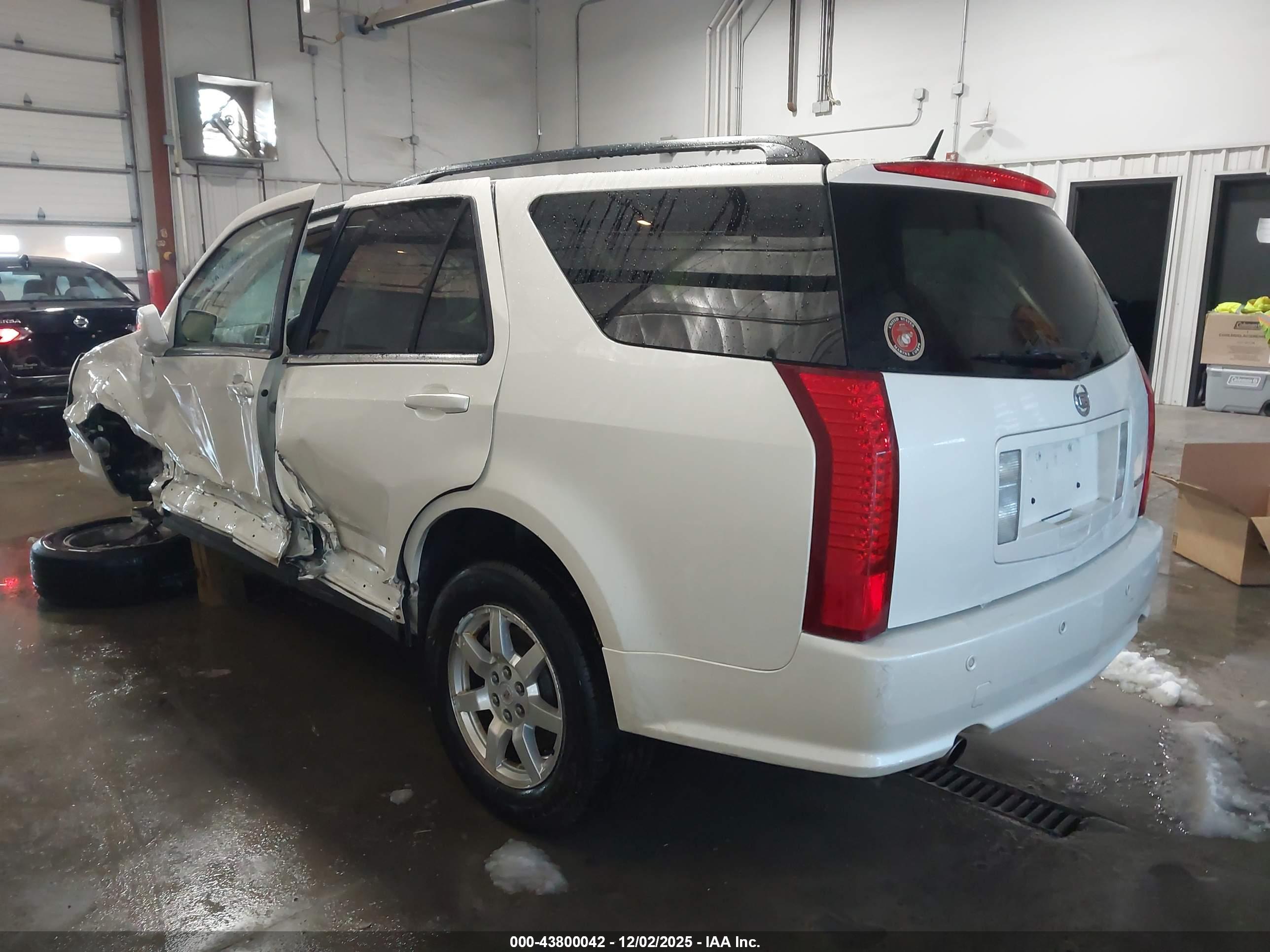 CADILLAC SRX image 3