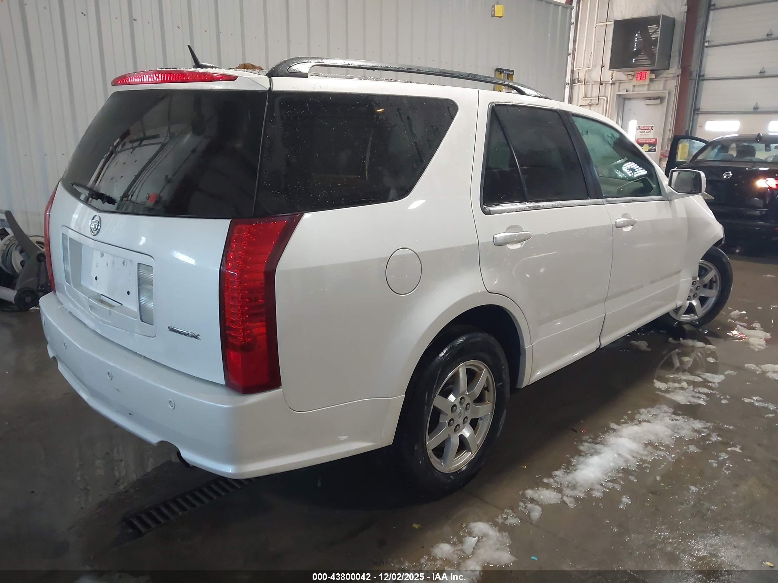 CADILLAC SRX image 4