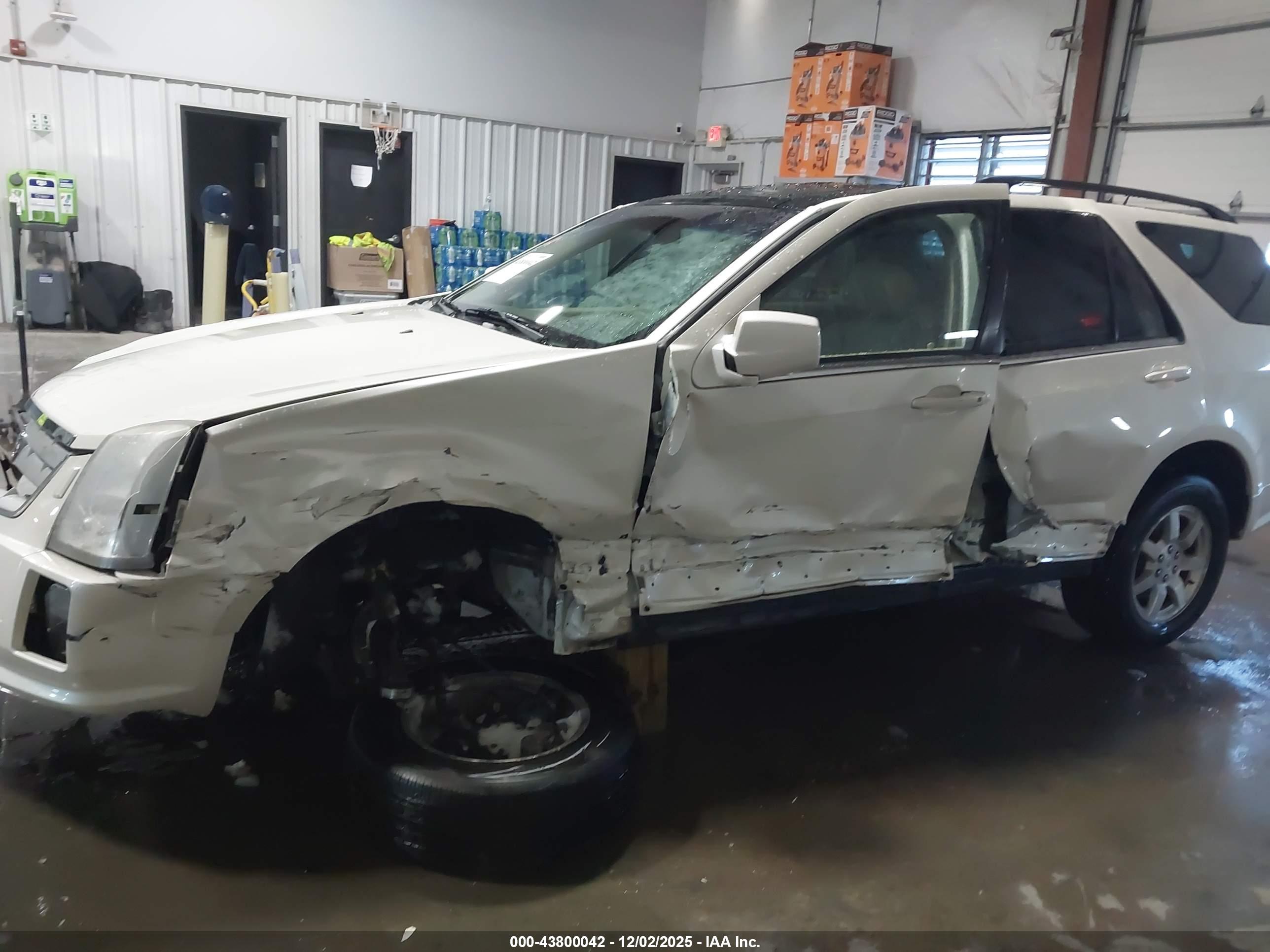 CADILLAC SRX image 6