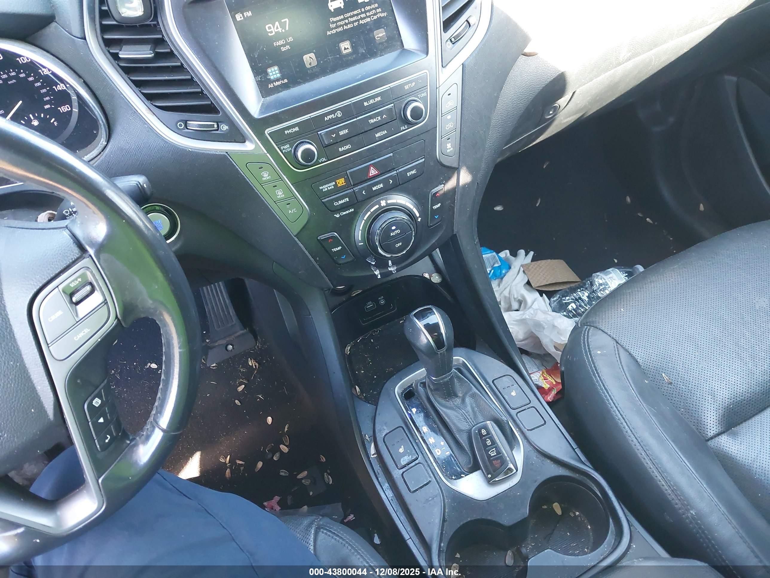 HYUNDAI SANTA image 11