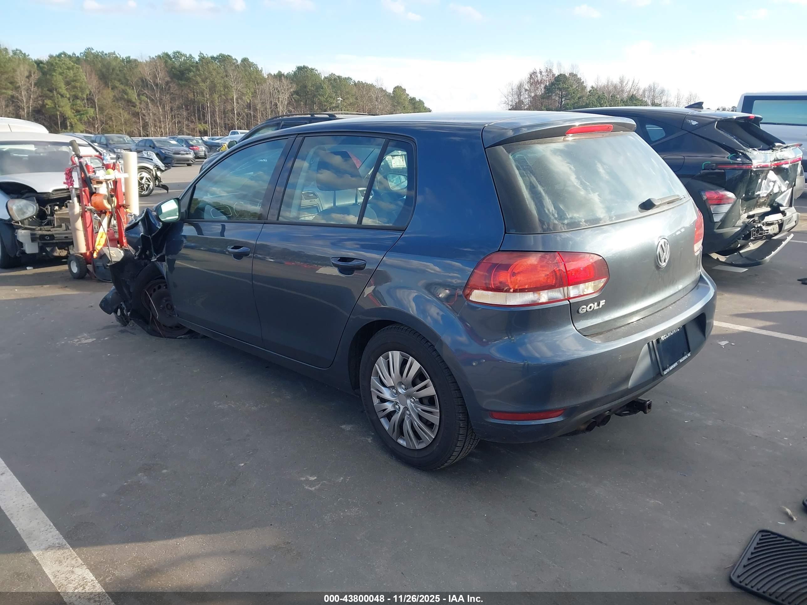 VOLKSWAGEN GOLF image 3