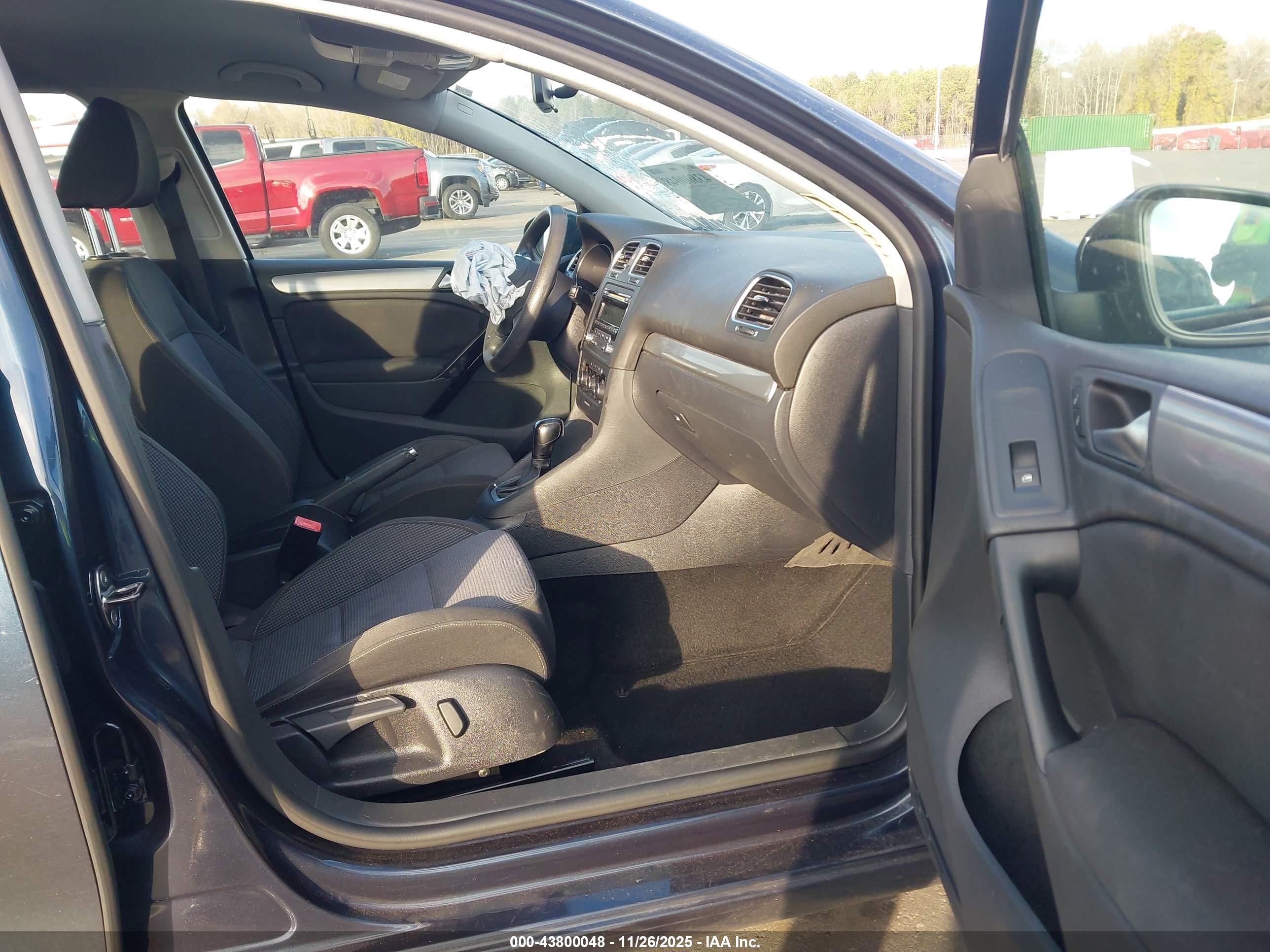 VOLKSWAGEN GOLF image 5