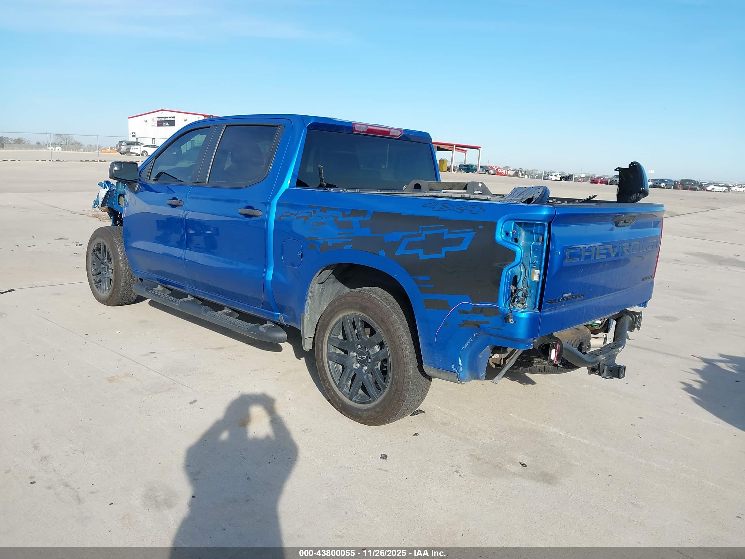 CHEVROLET SILVERADO image 3