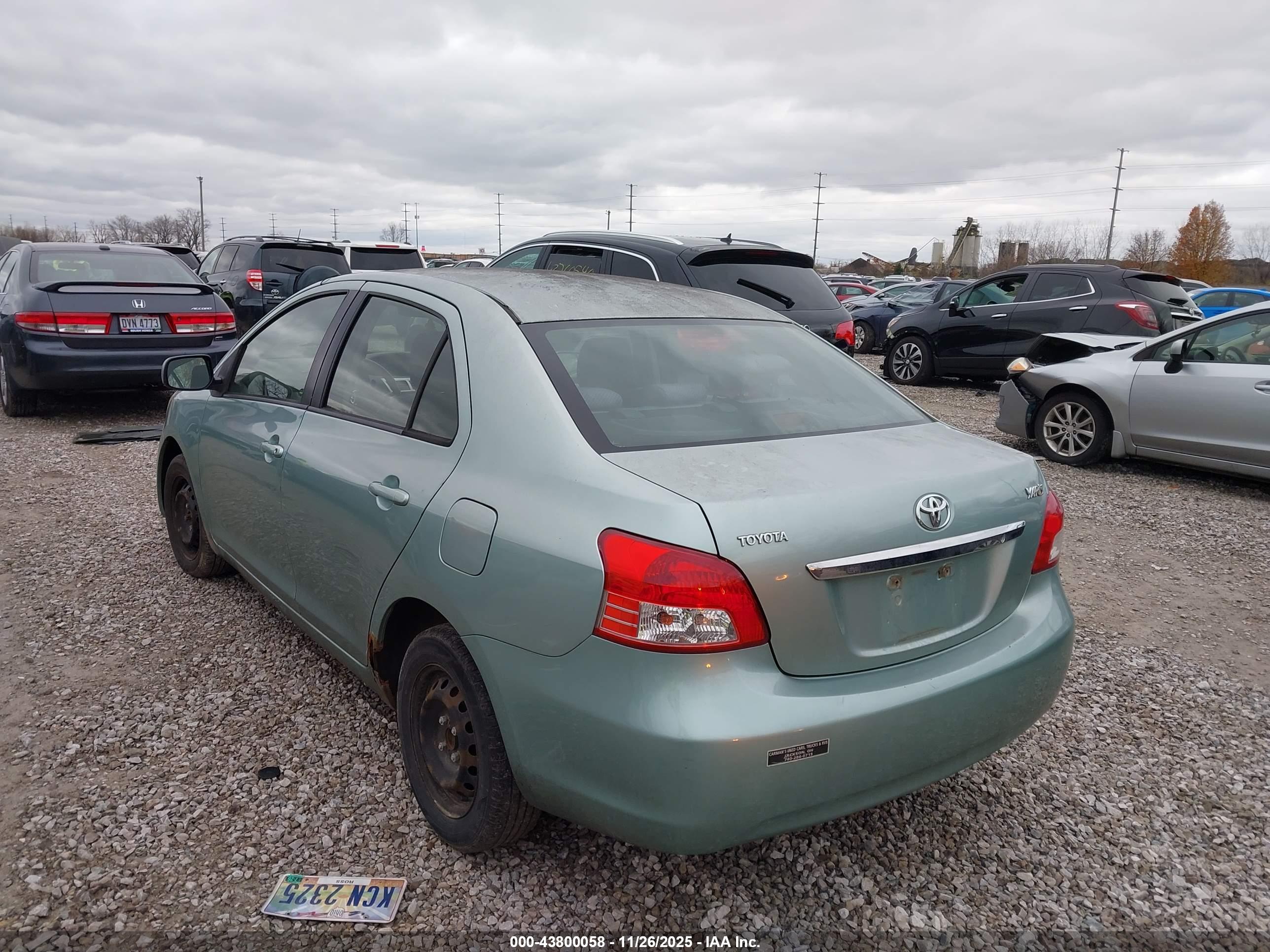TOYOTA YARIS image 3
