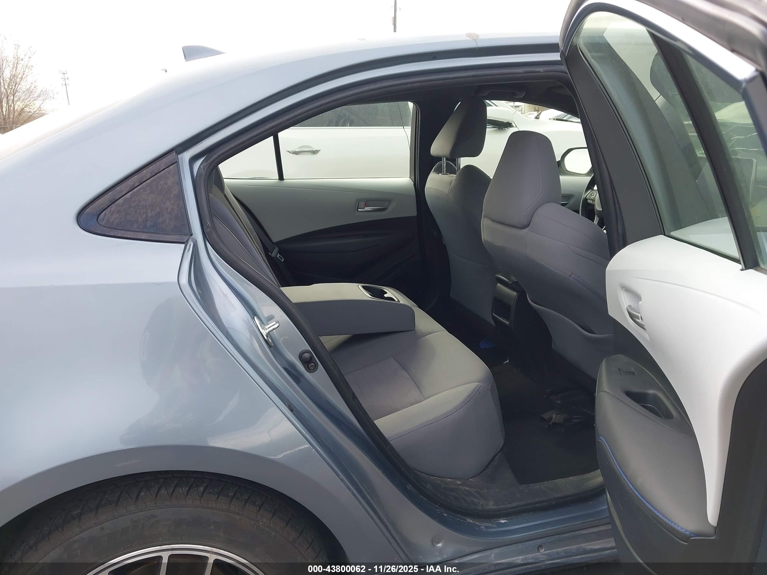 TOYOTA COROLLA image 8