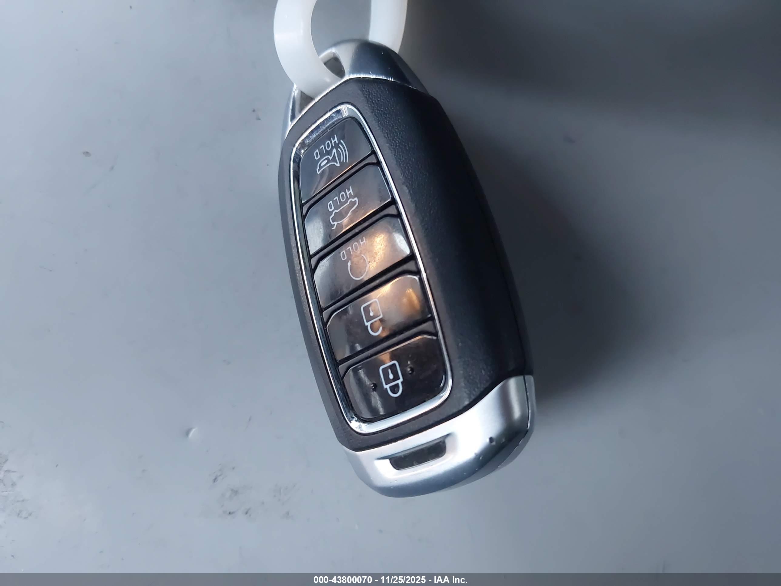 HYUNDAI ELANTRA image 11