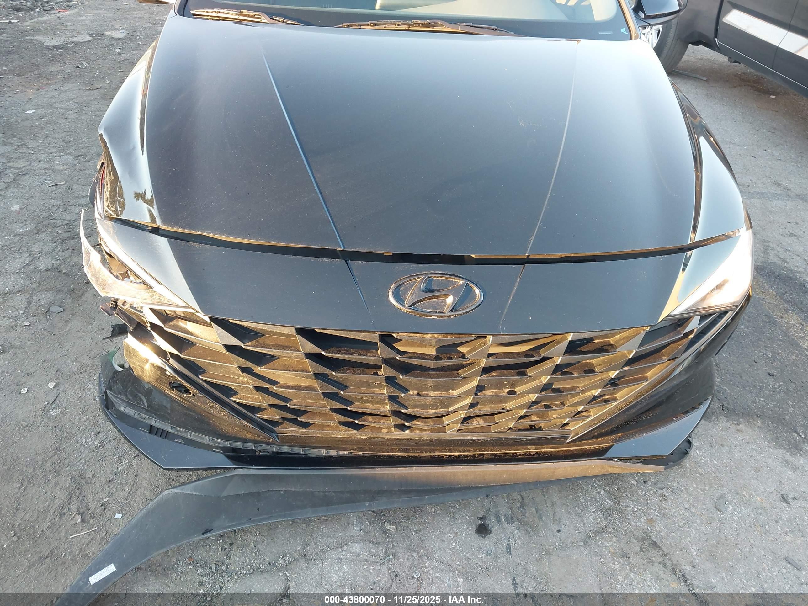 HYUNDAI ELANTRA image 6