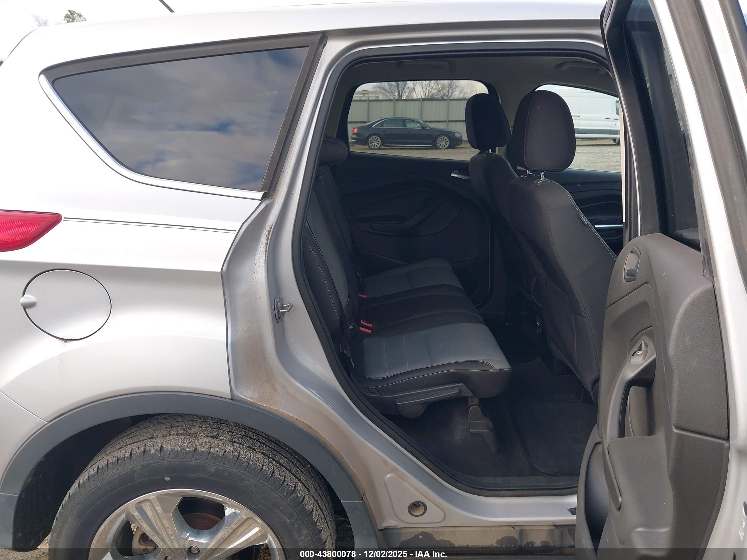 FORD ESCAPE image 8