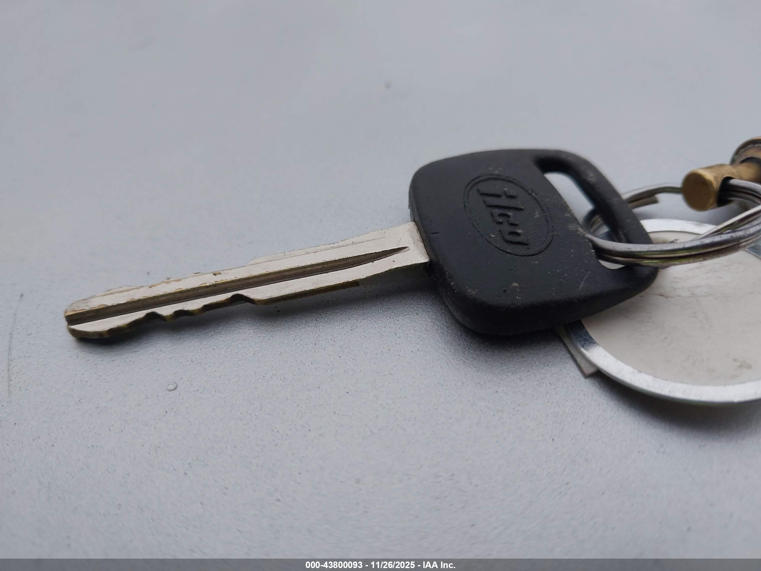 PONTIAC VIBE image 11