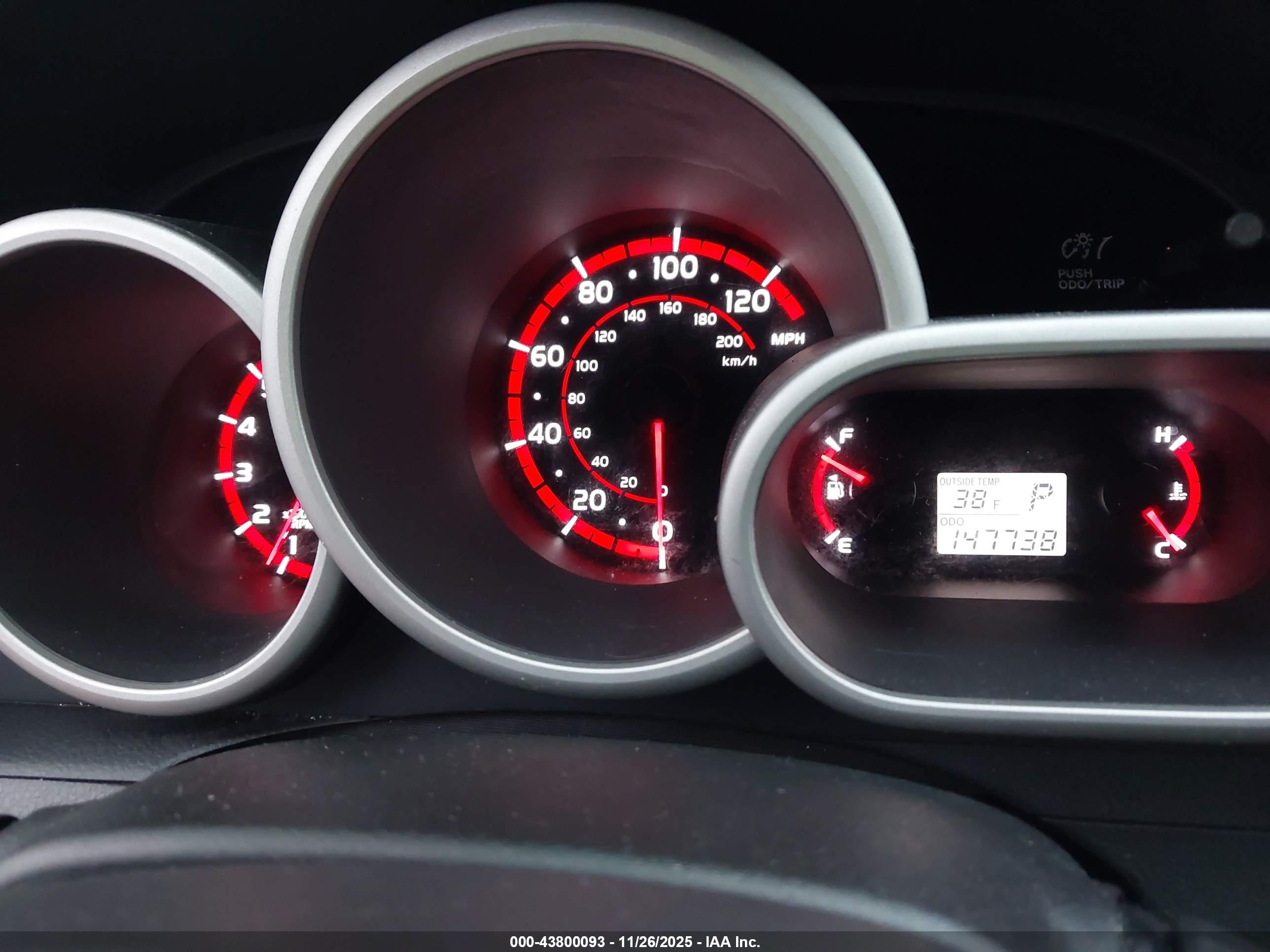 PONTIAC VIBE image 7