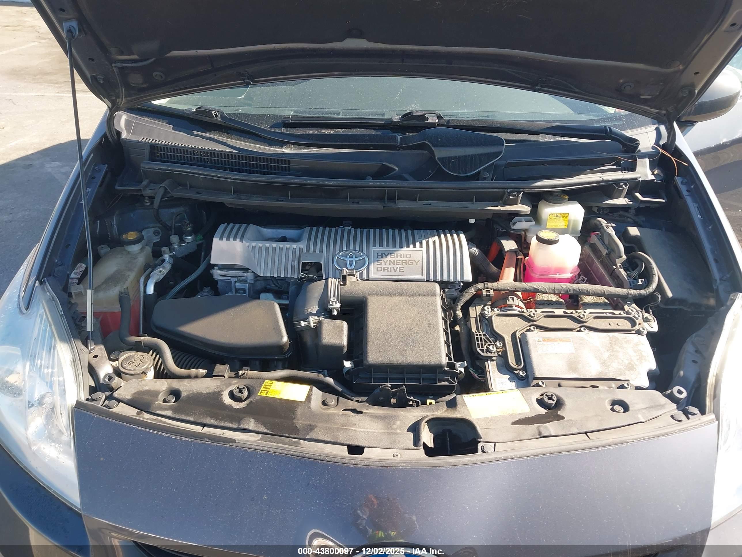 TOYOTA PRIUS image 10
