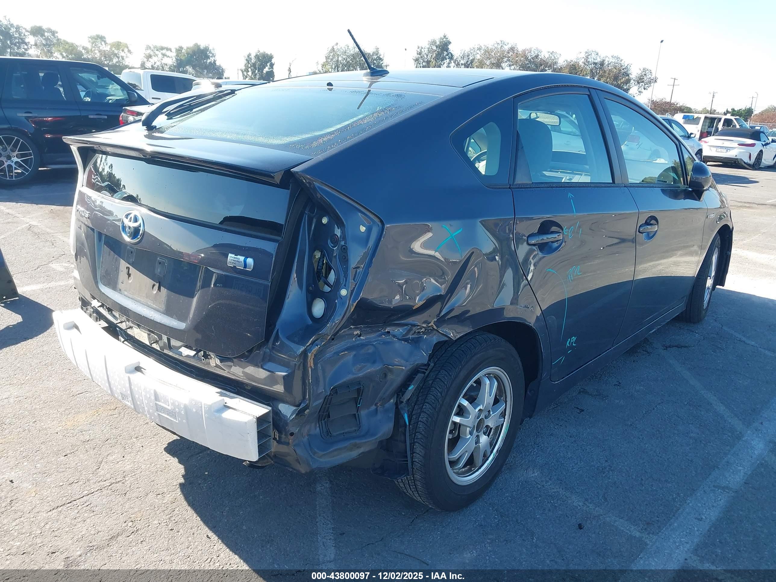TOYOTA PRIUS image 4