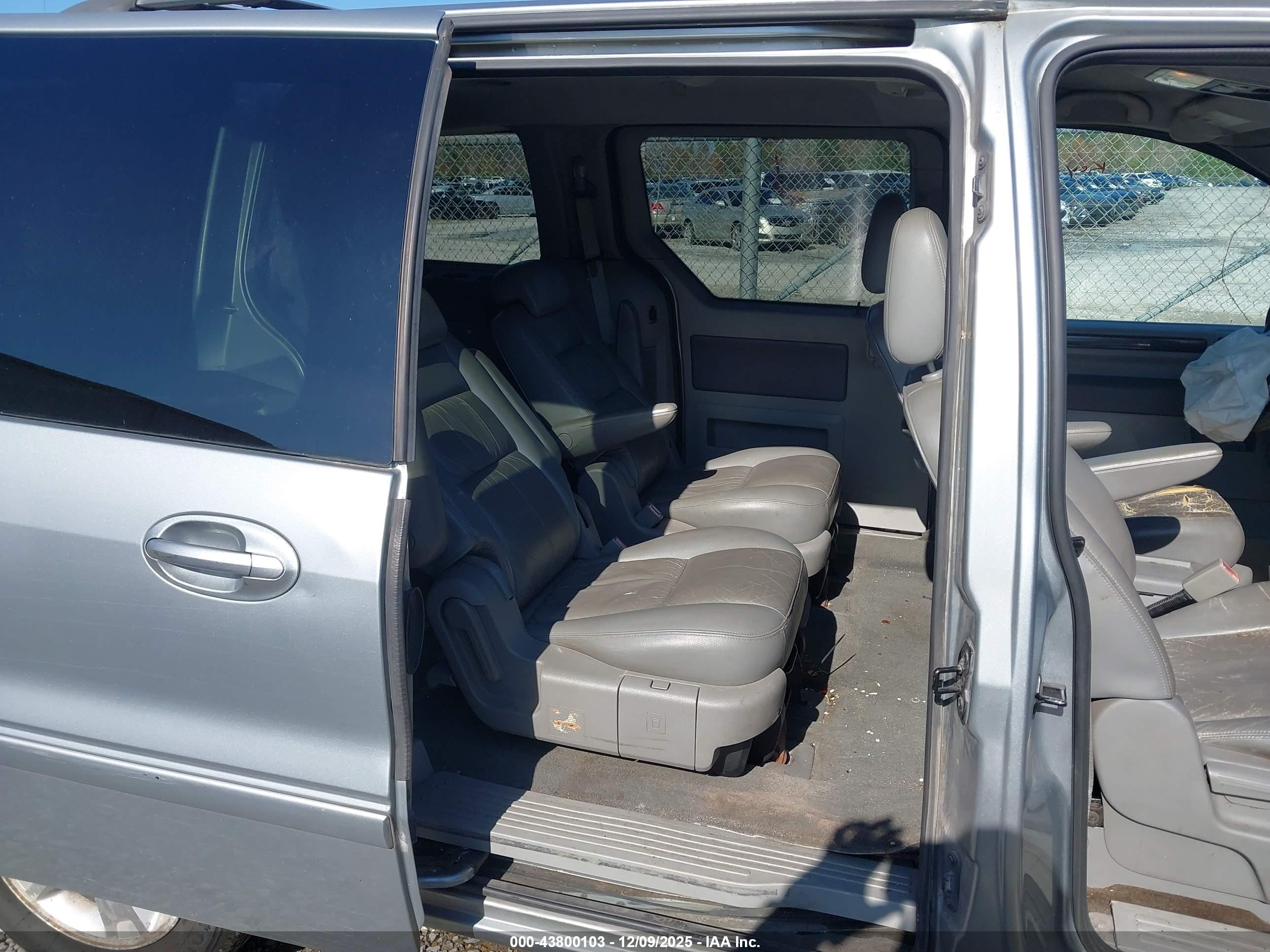 FORD FREESTAR image 8