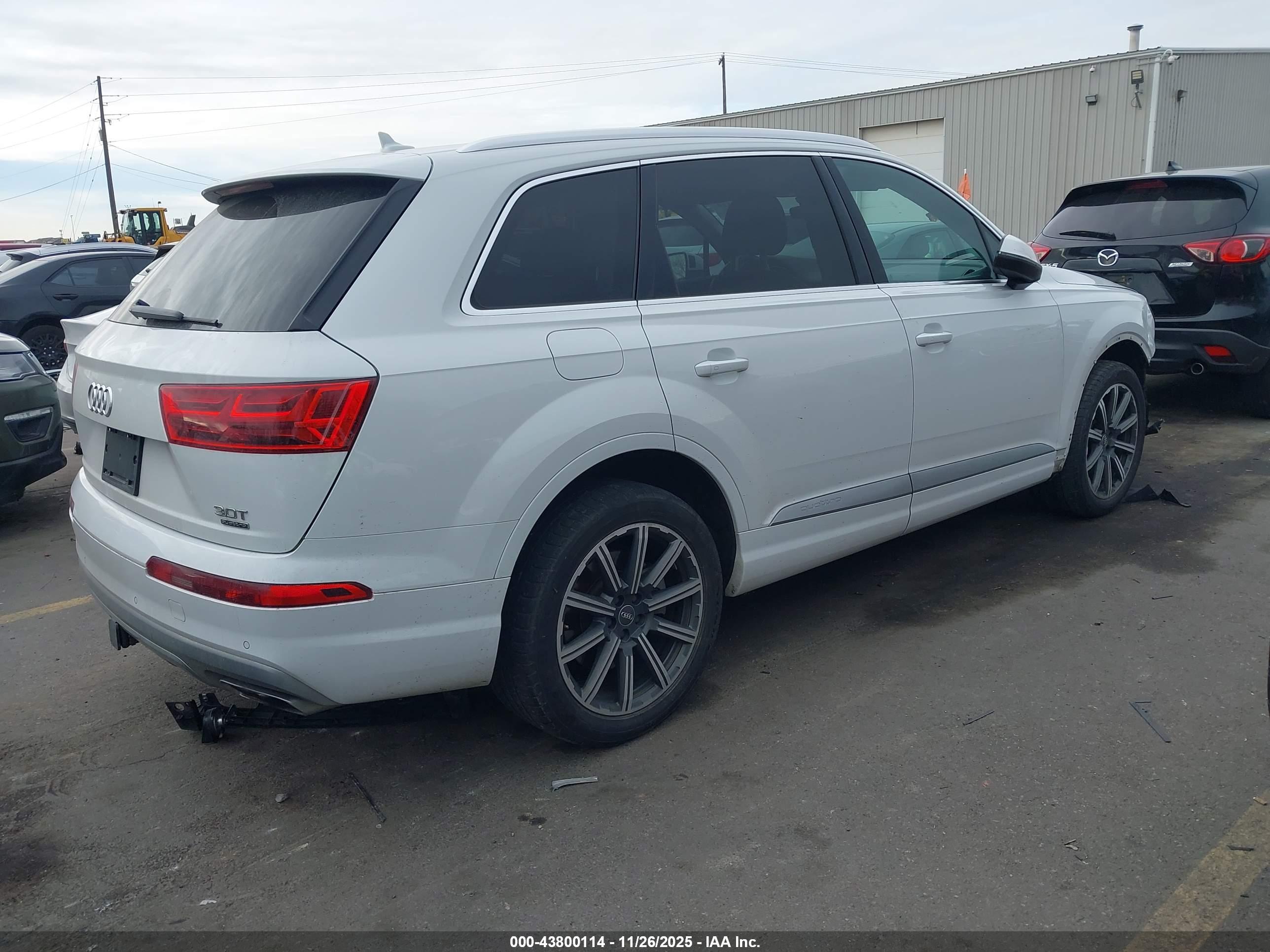AUDI Q7 image 4