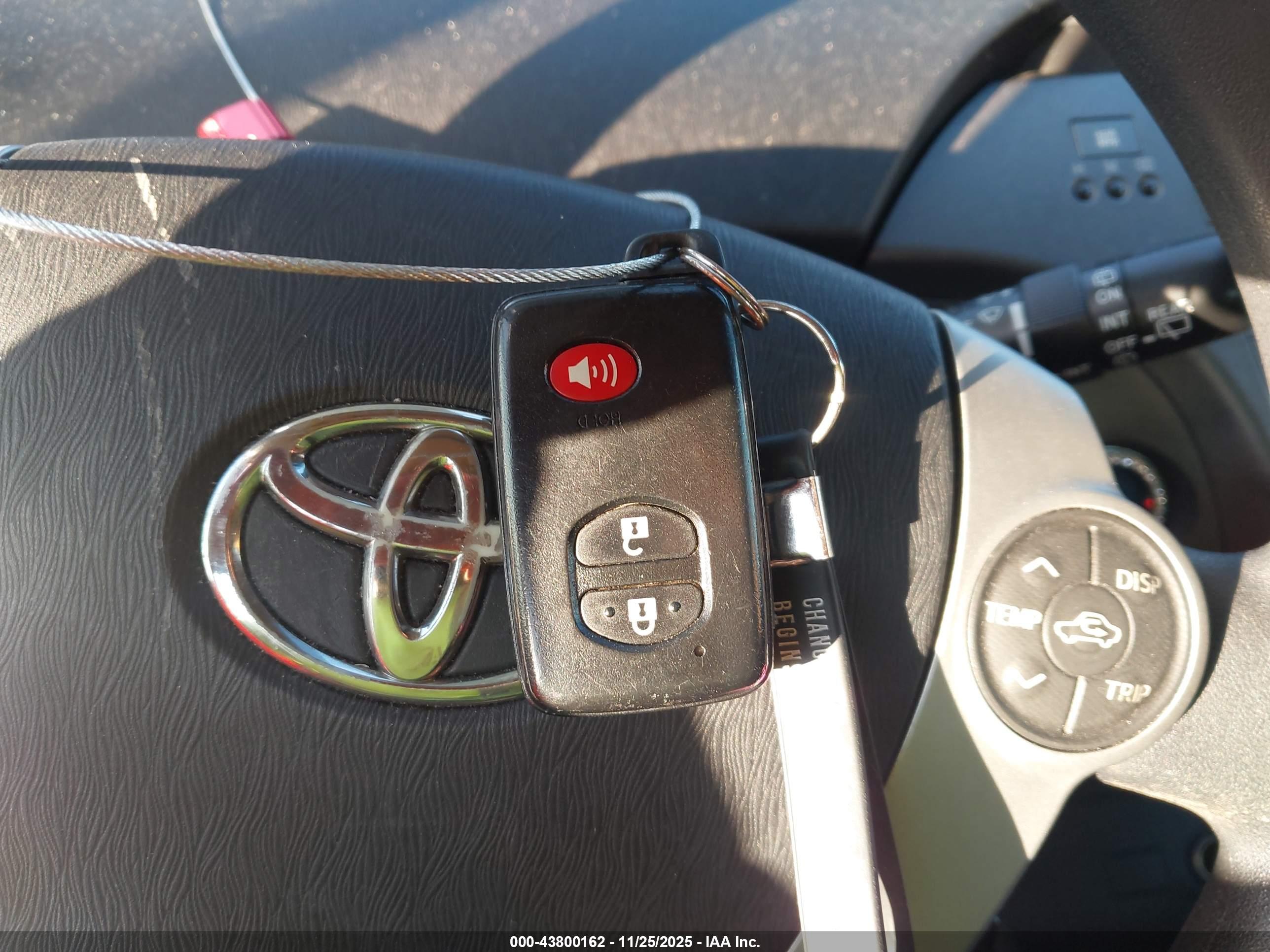 TOYOTA PRIUS image 11