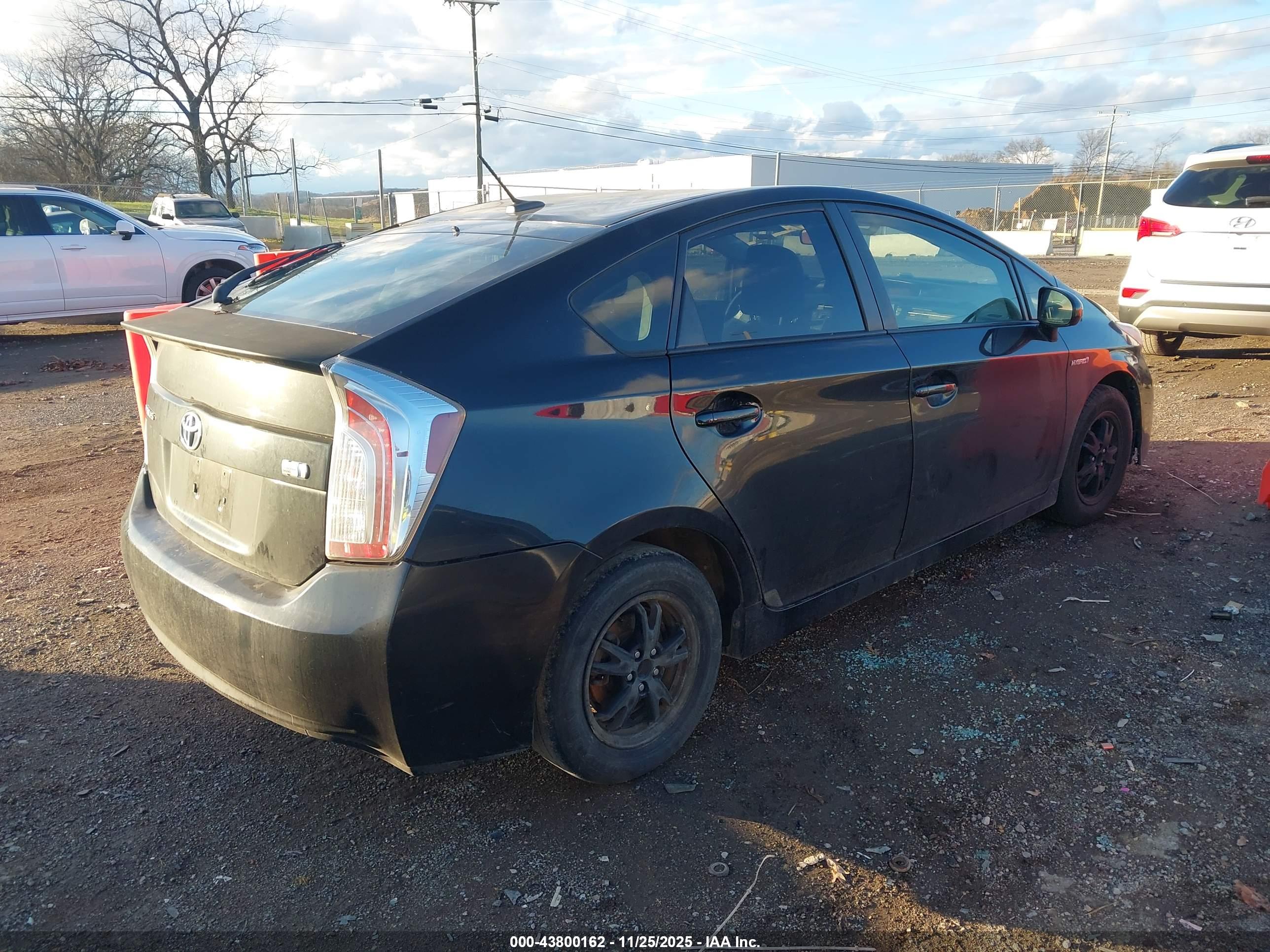 TOYOTA PRIUS image 4