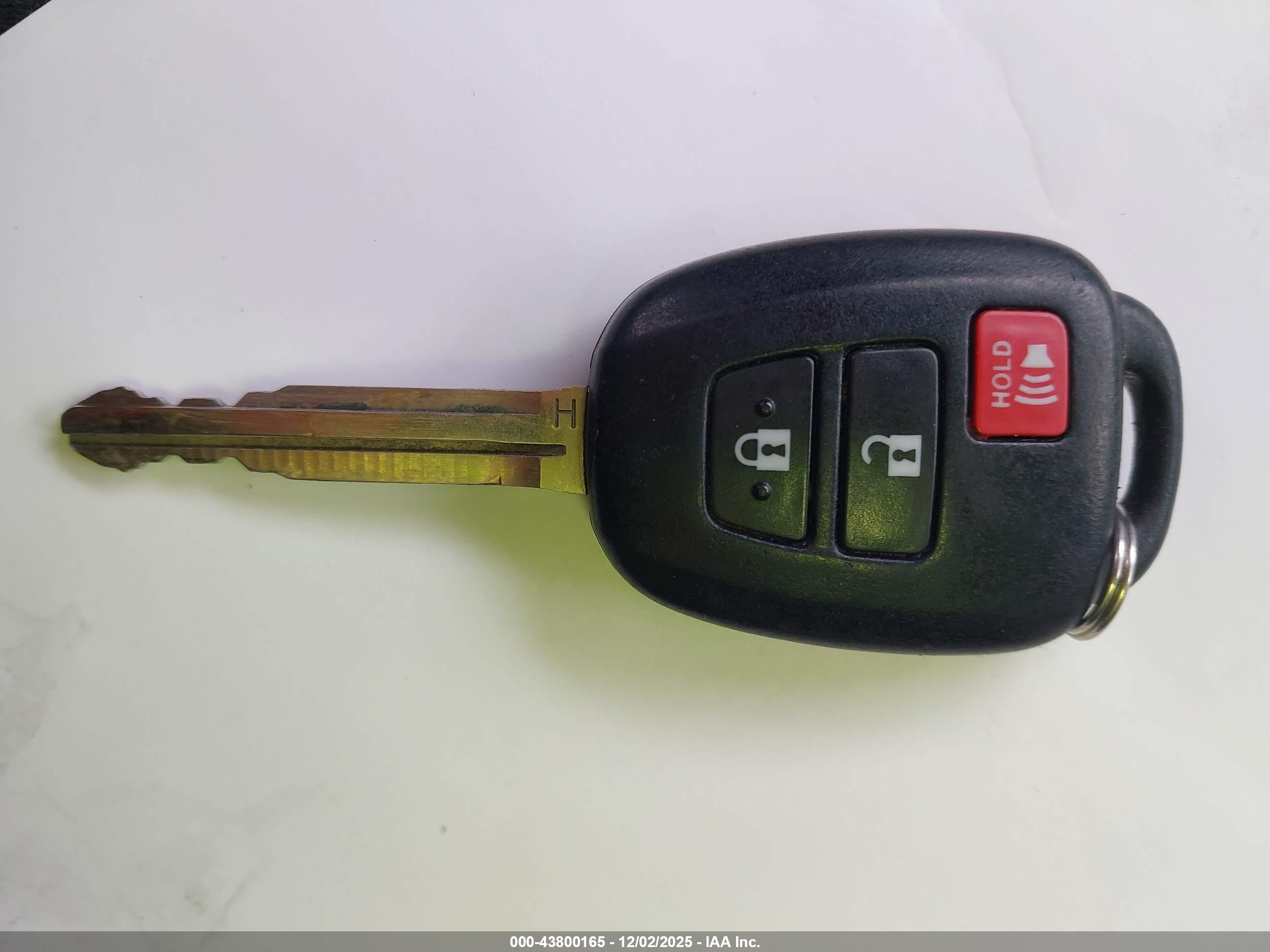 TOYOTA RAV4 image 11