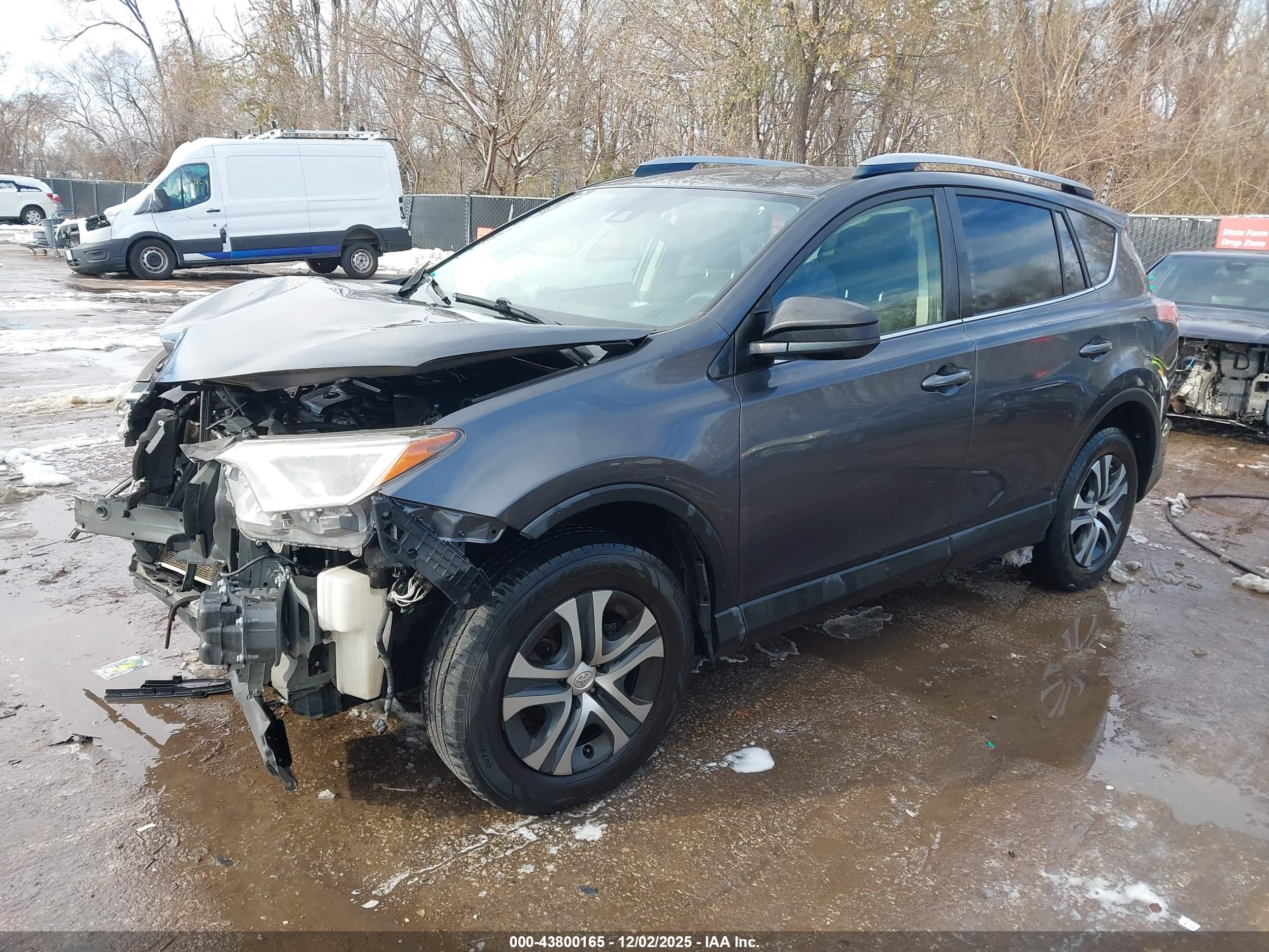 TOYOTA RAV4 image 2