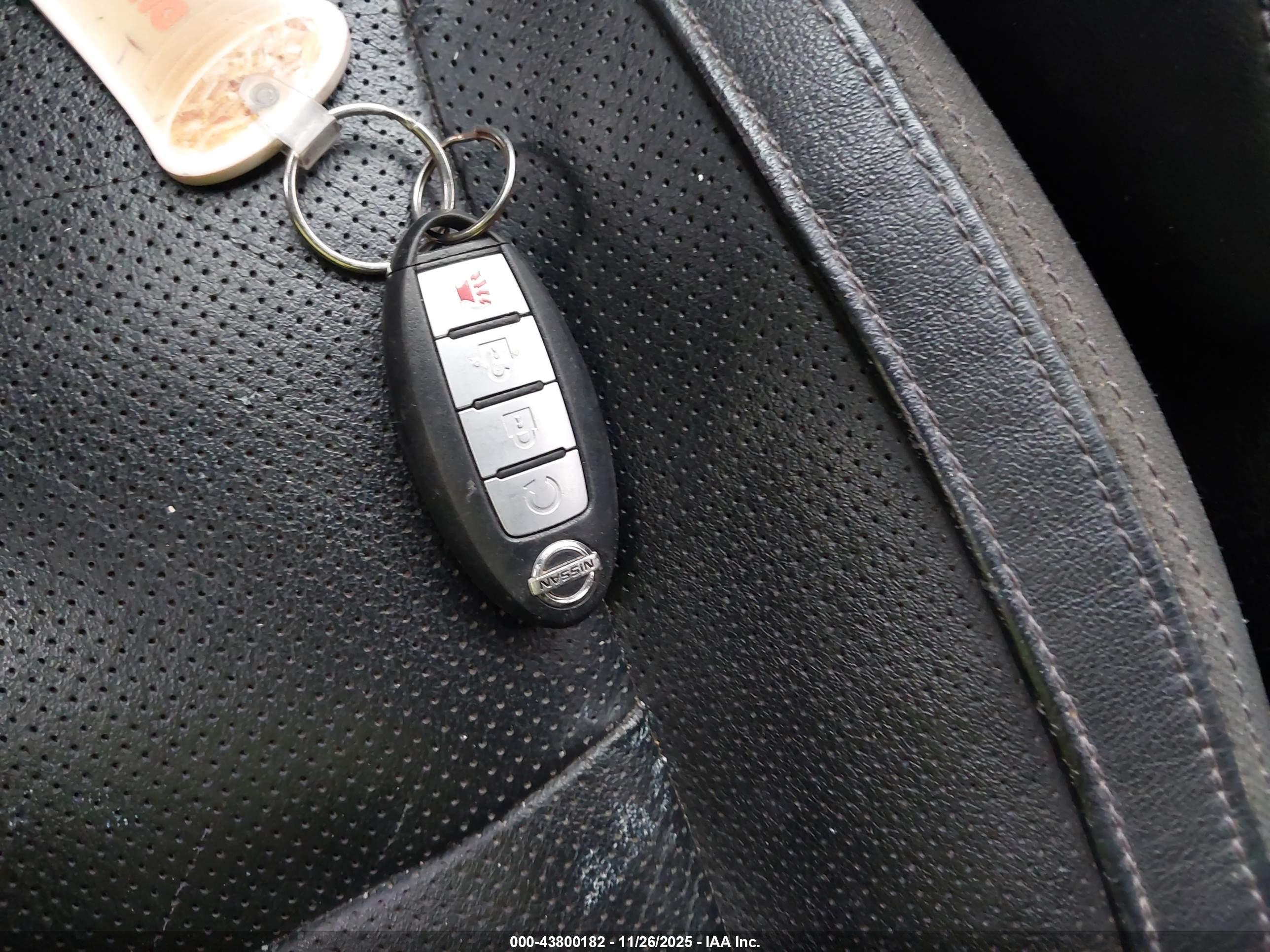 NISSAN ROGUE image 11