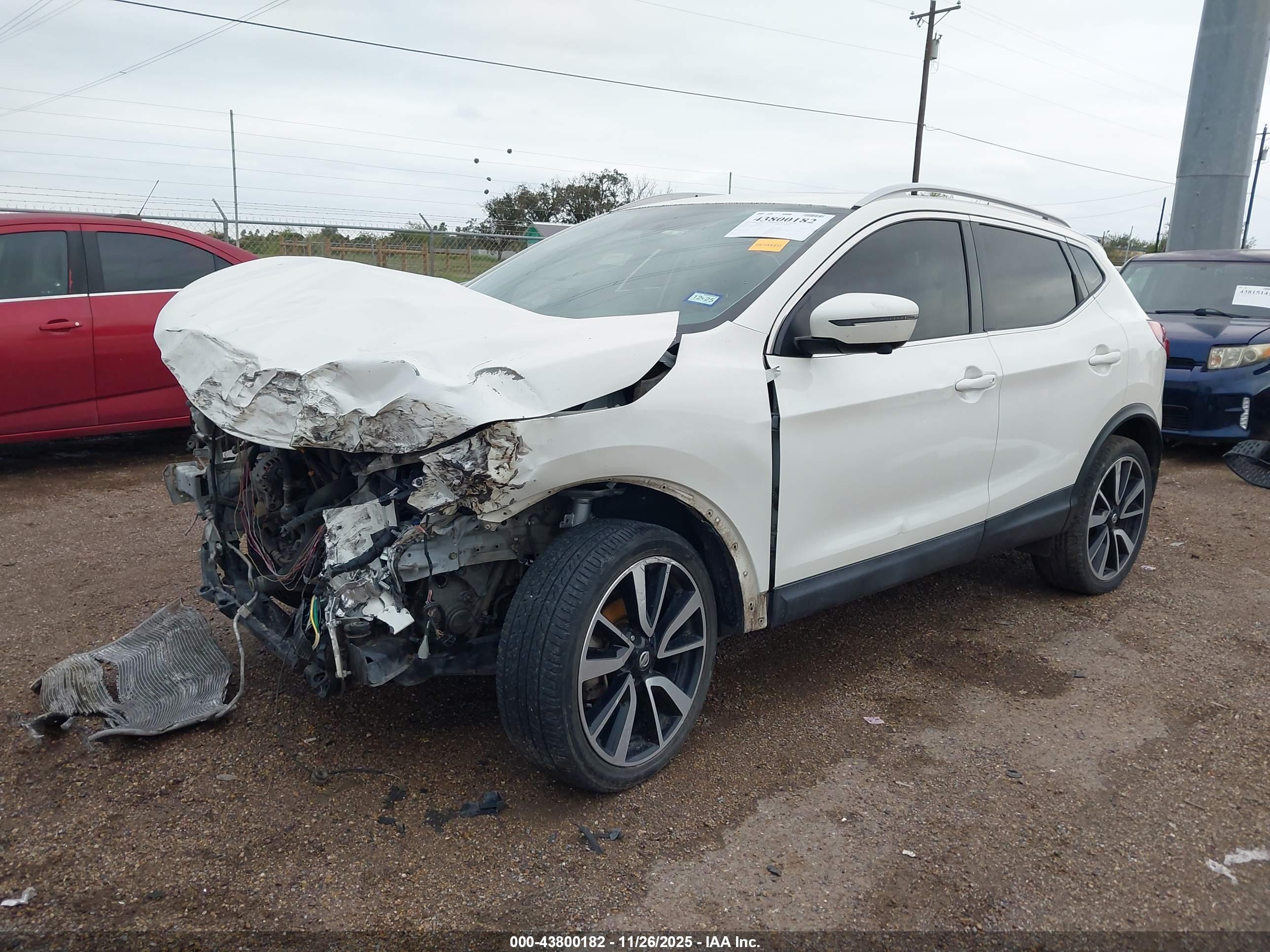 NISSAN ROGUE image 2