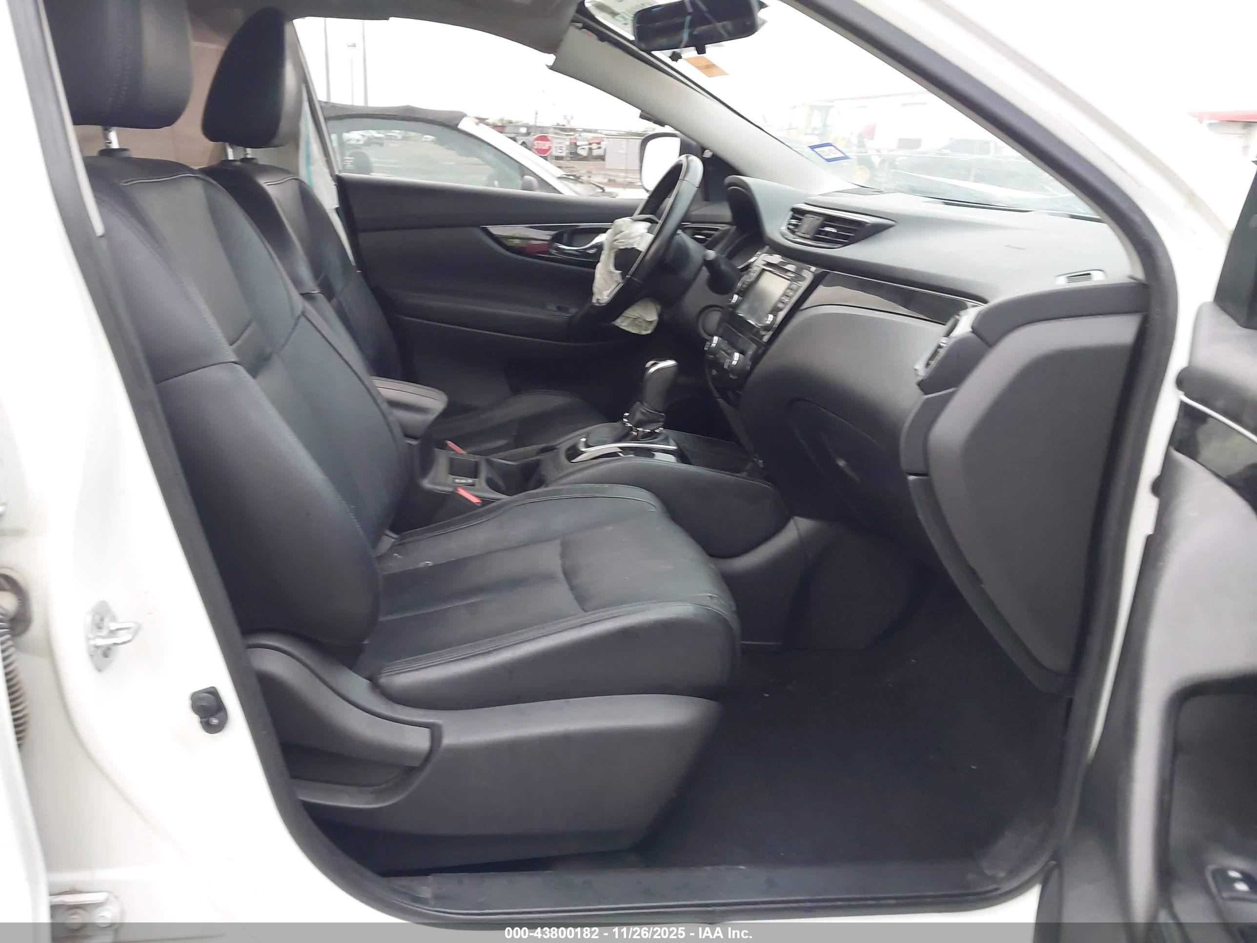 NISSAN ROGUE image 5