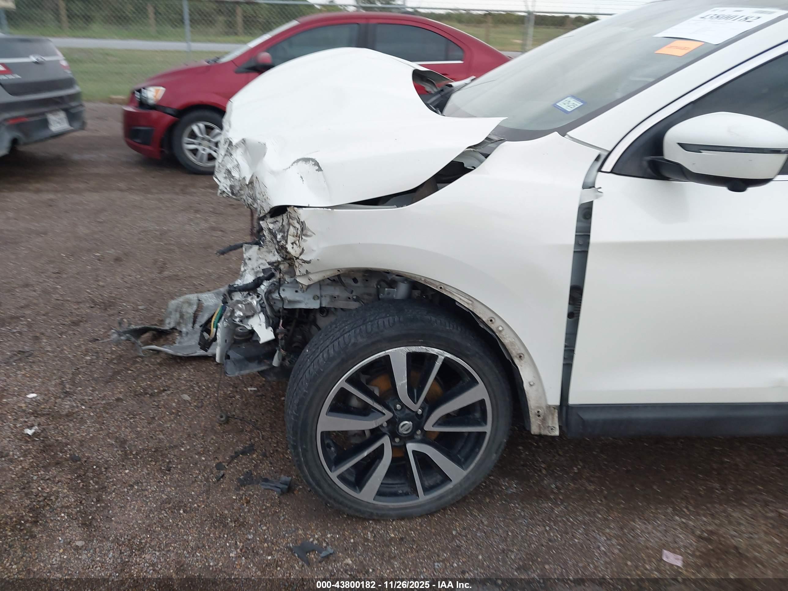 NISSAN ROGUE image 6
