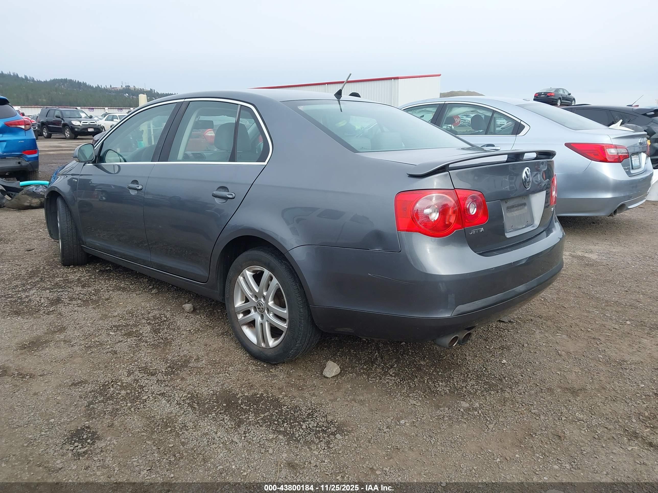 VOLKSWAGEN JETTA image 3