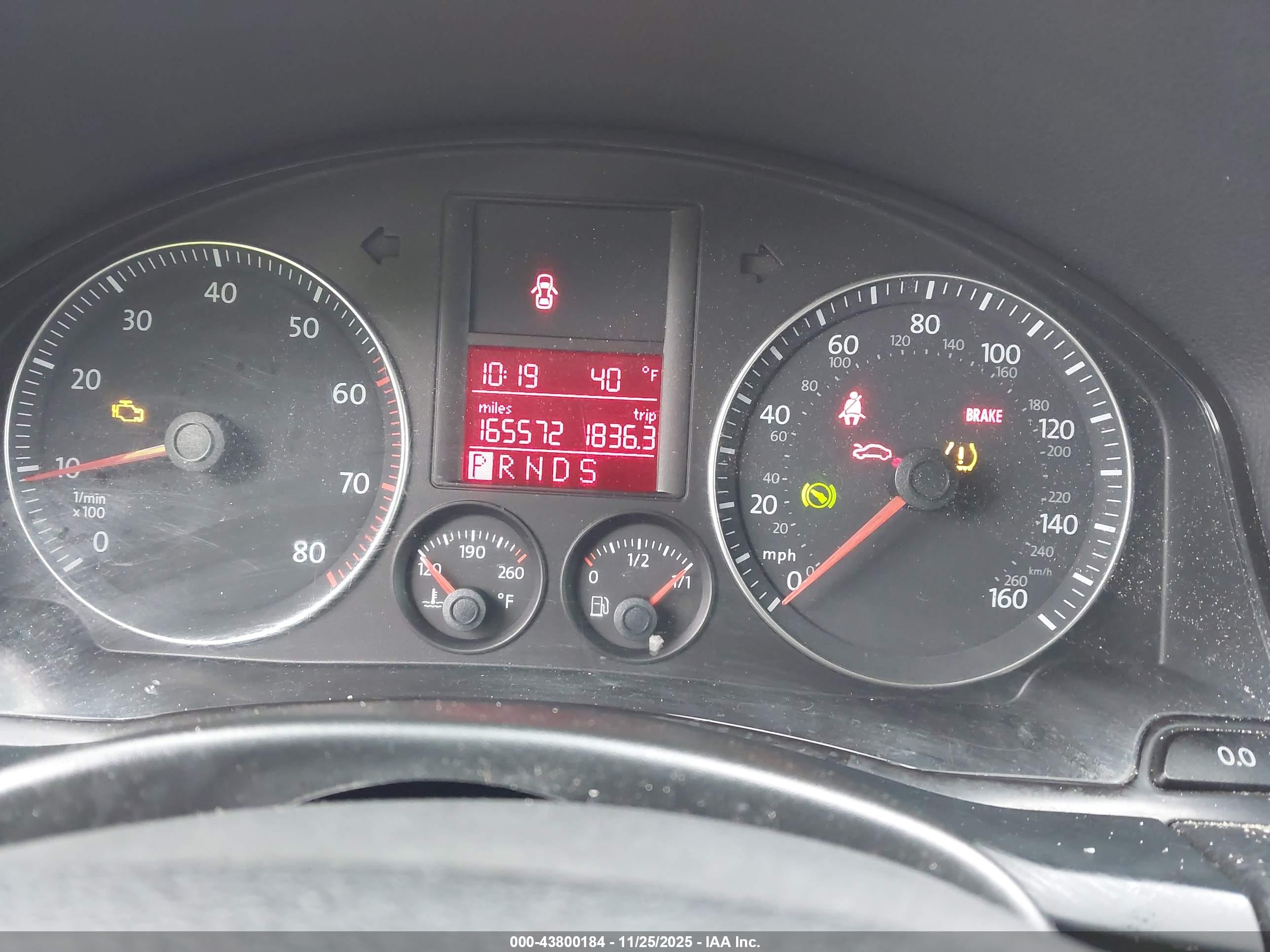 VOLKSWAGEN JETTA image 7