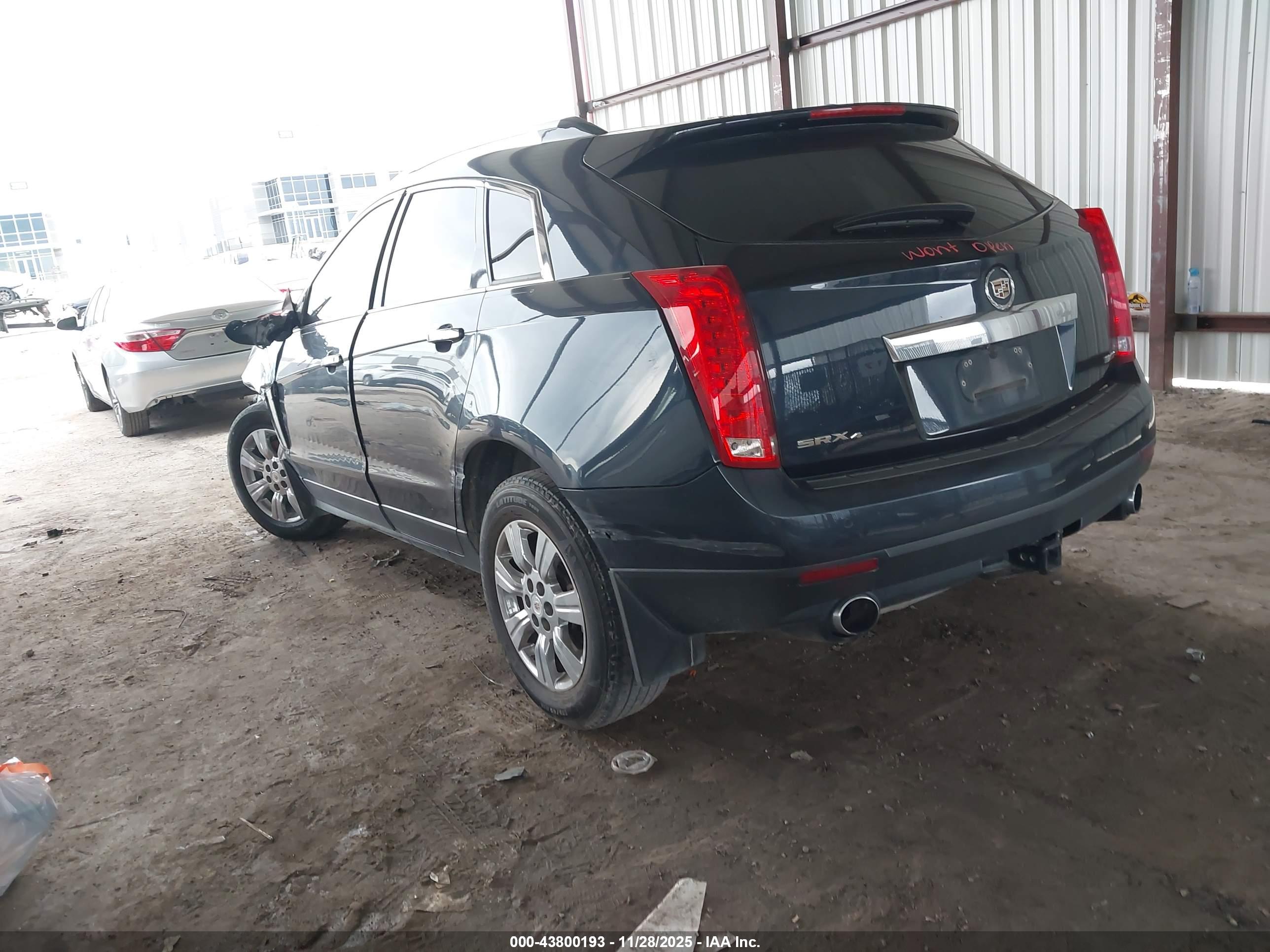 CADILLAC SRX image 3