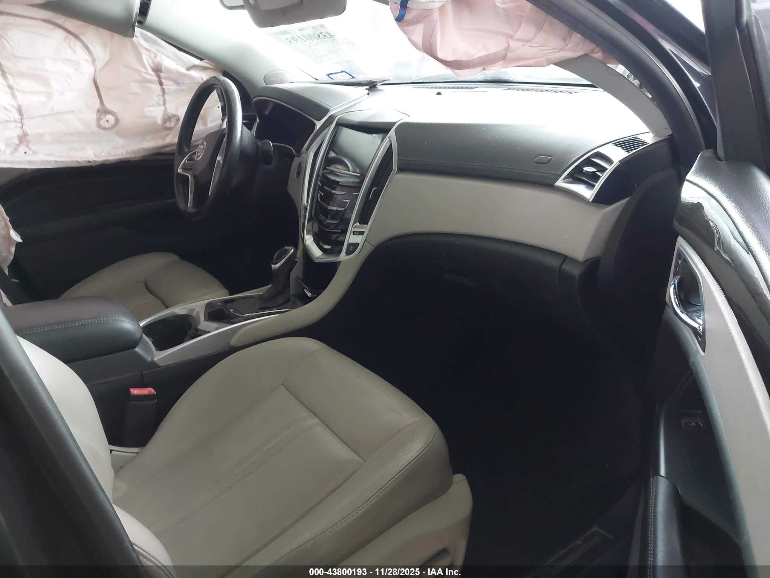 CADILLAC SRX image 5