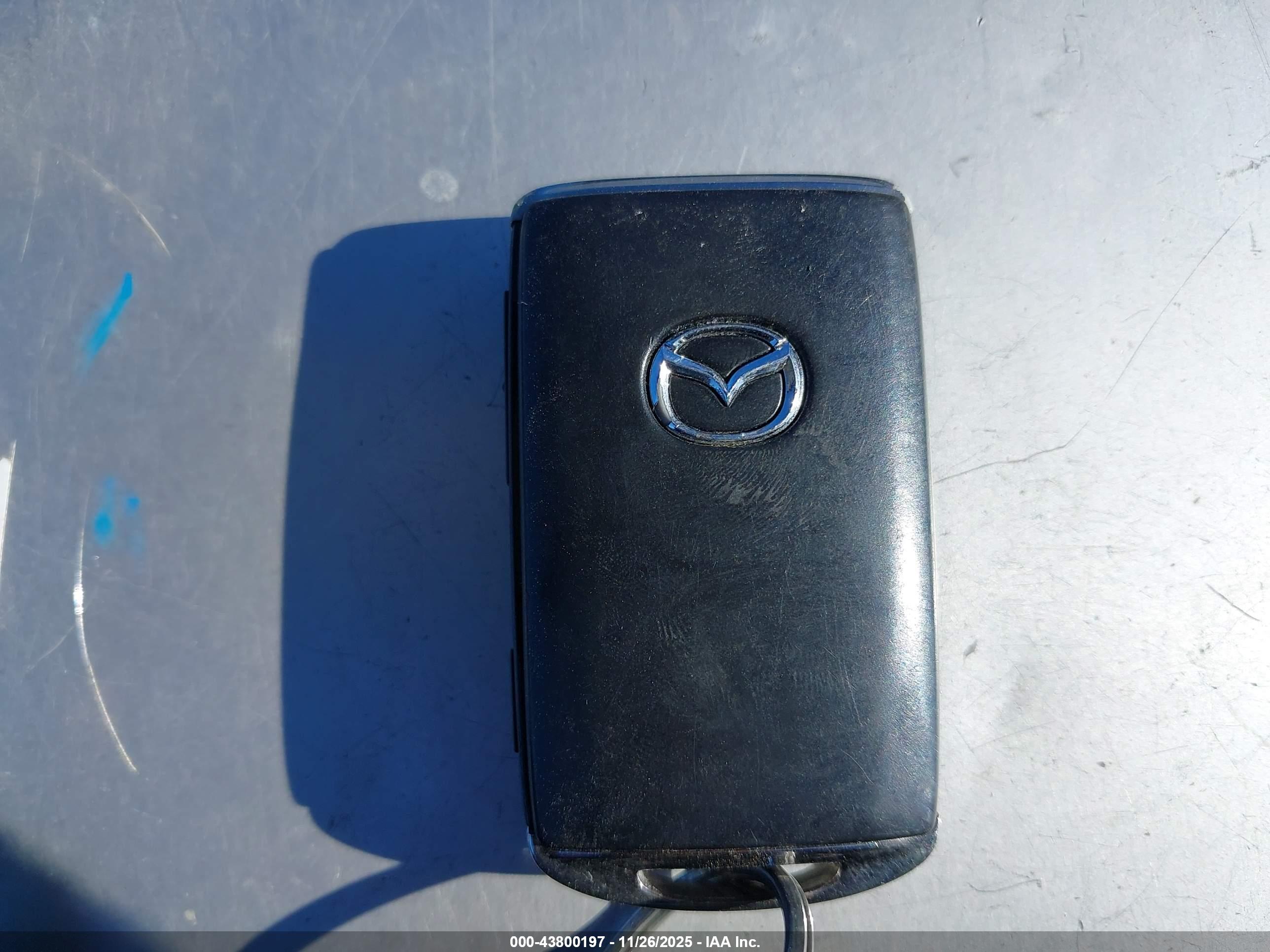 MAZDA MAZDA3 image 11