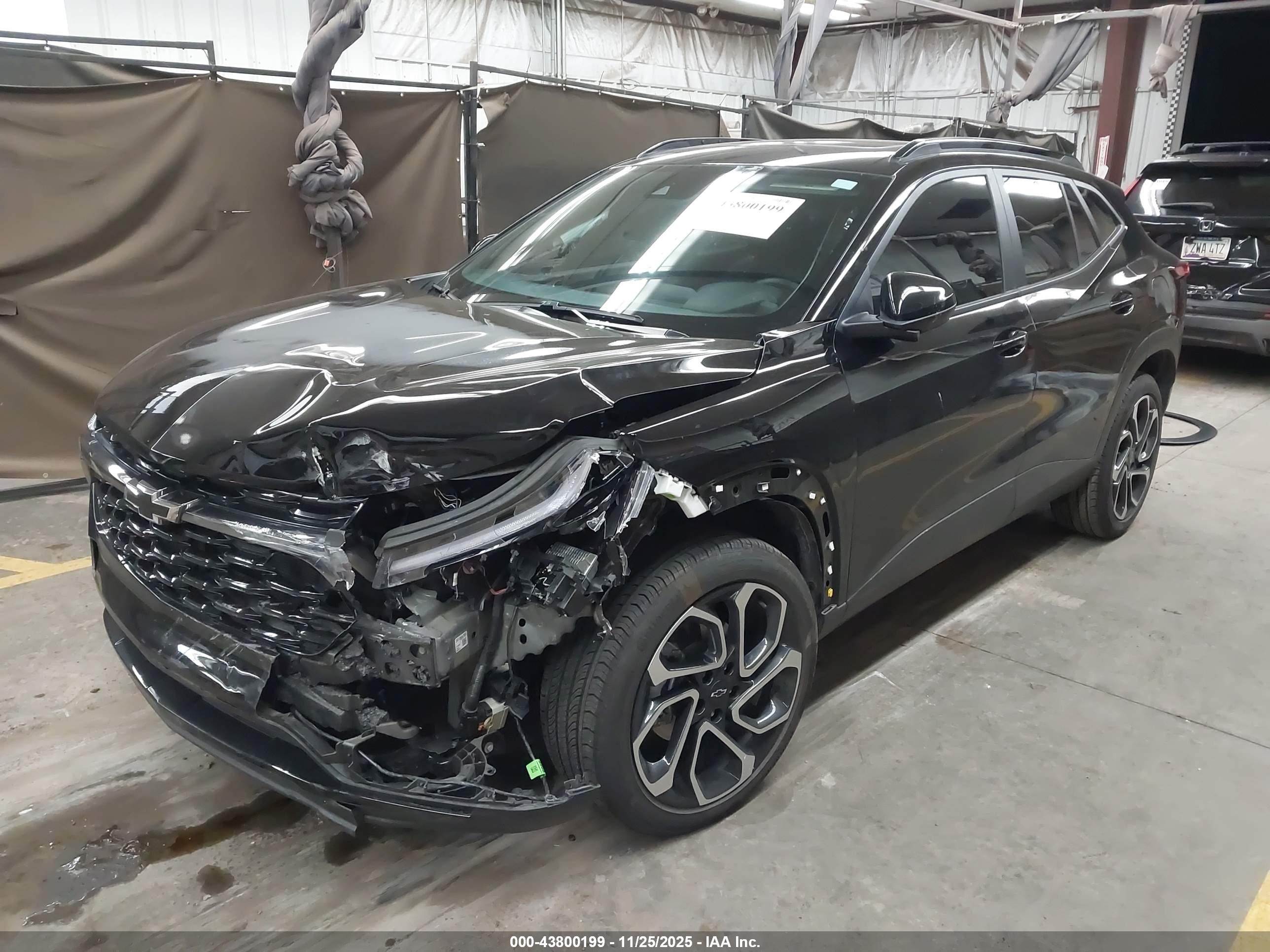 CHEVROLET TRAX image 2