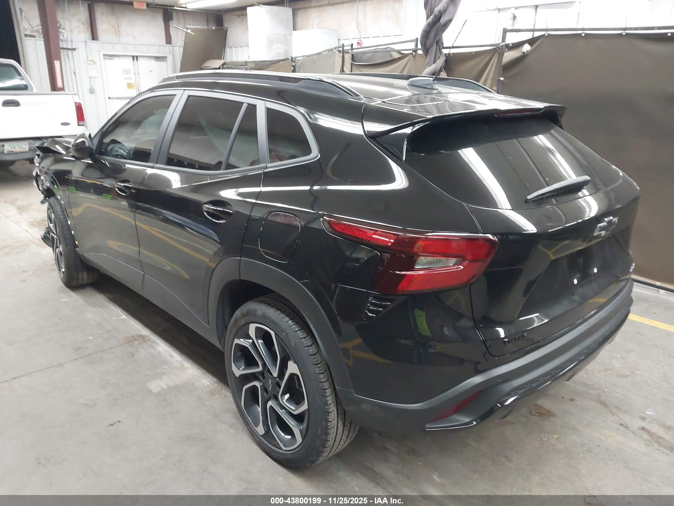 CHEVROLET TRAX image 3