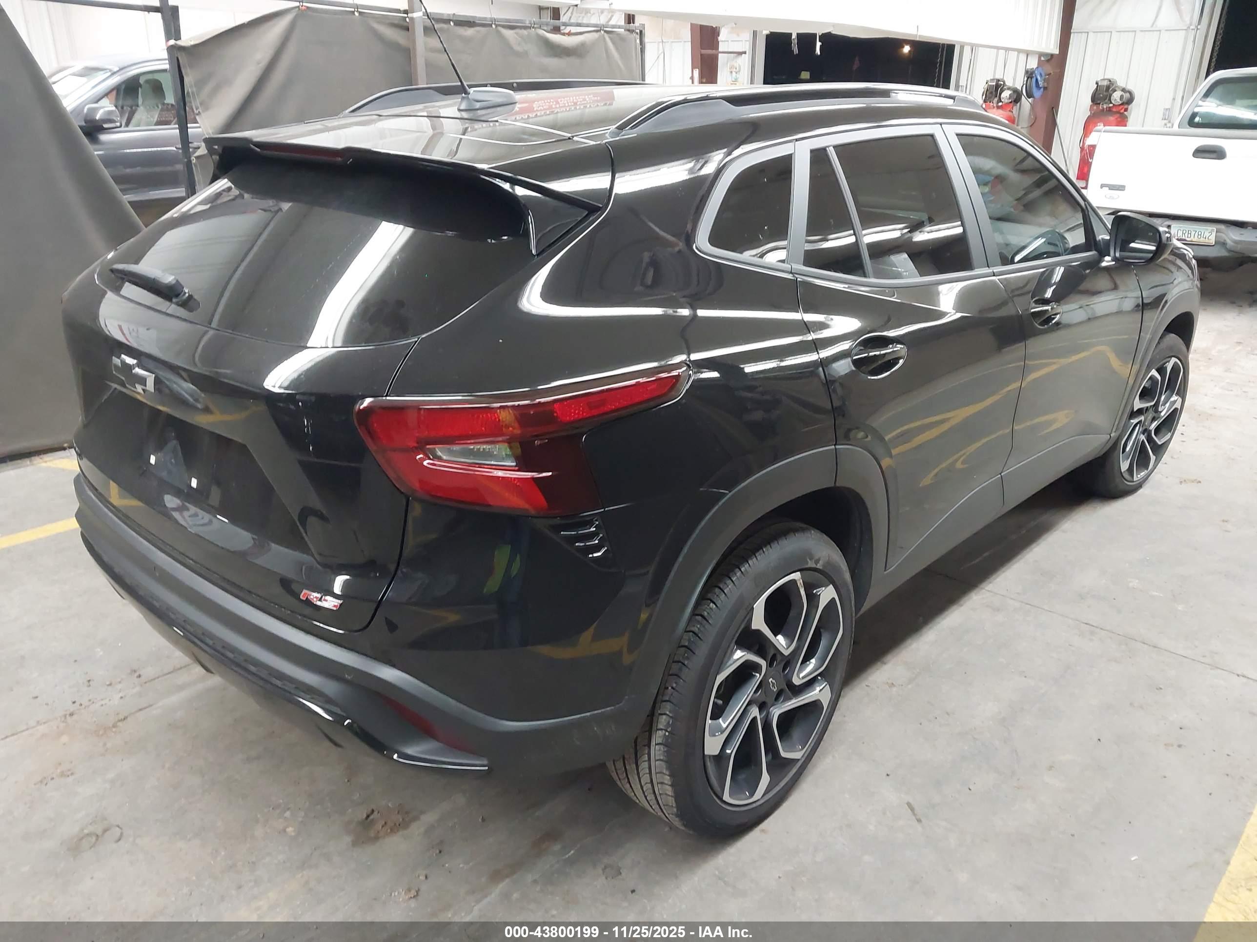 CHEVROLET TRAX image 4