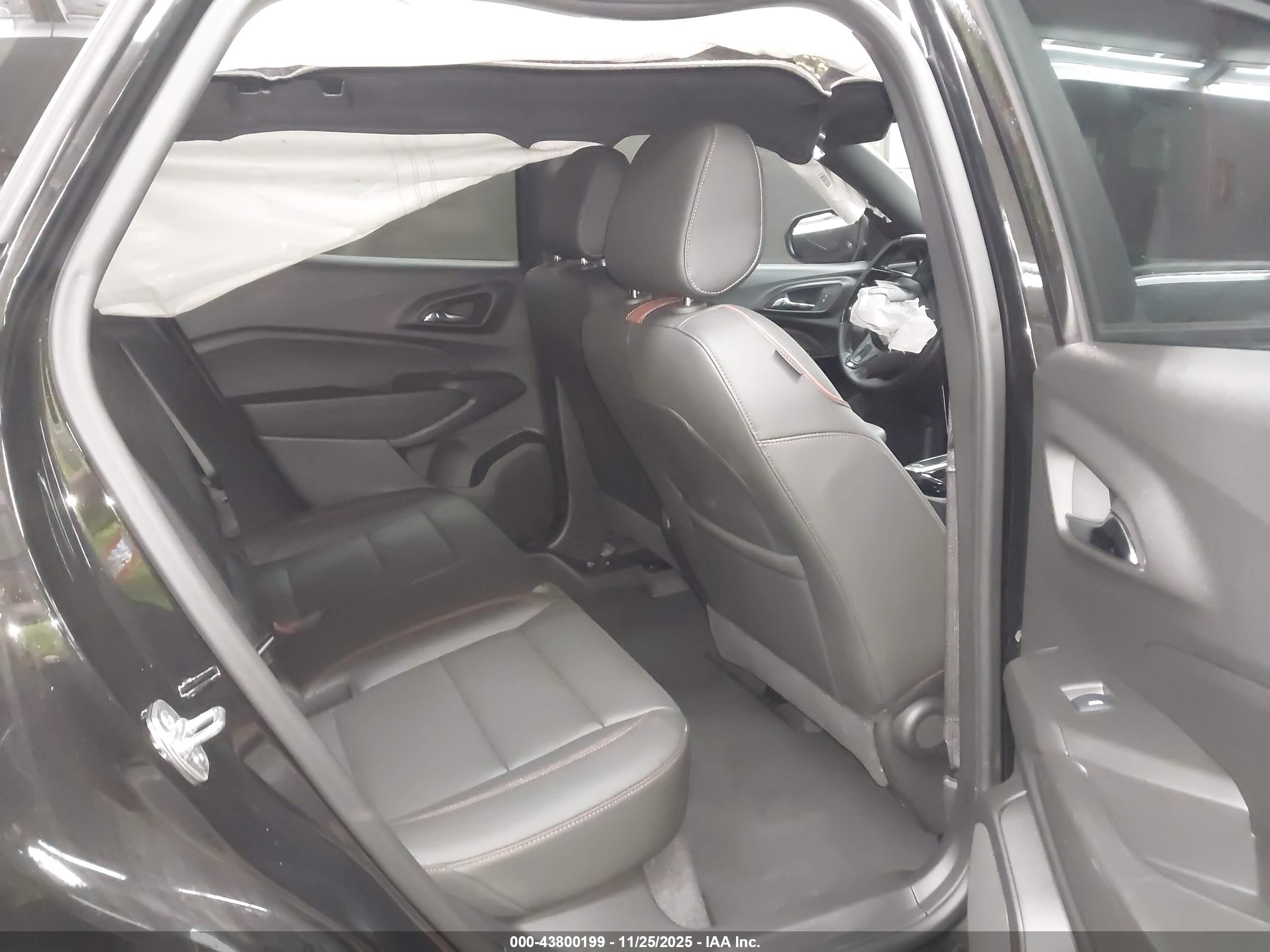 CHEVROLET TRAX image 8