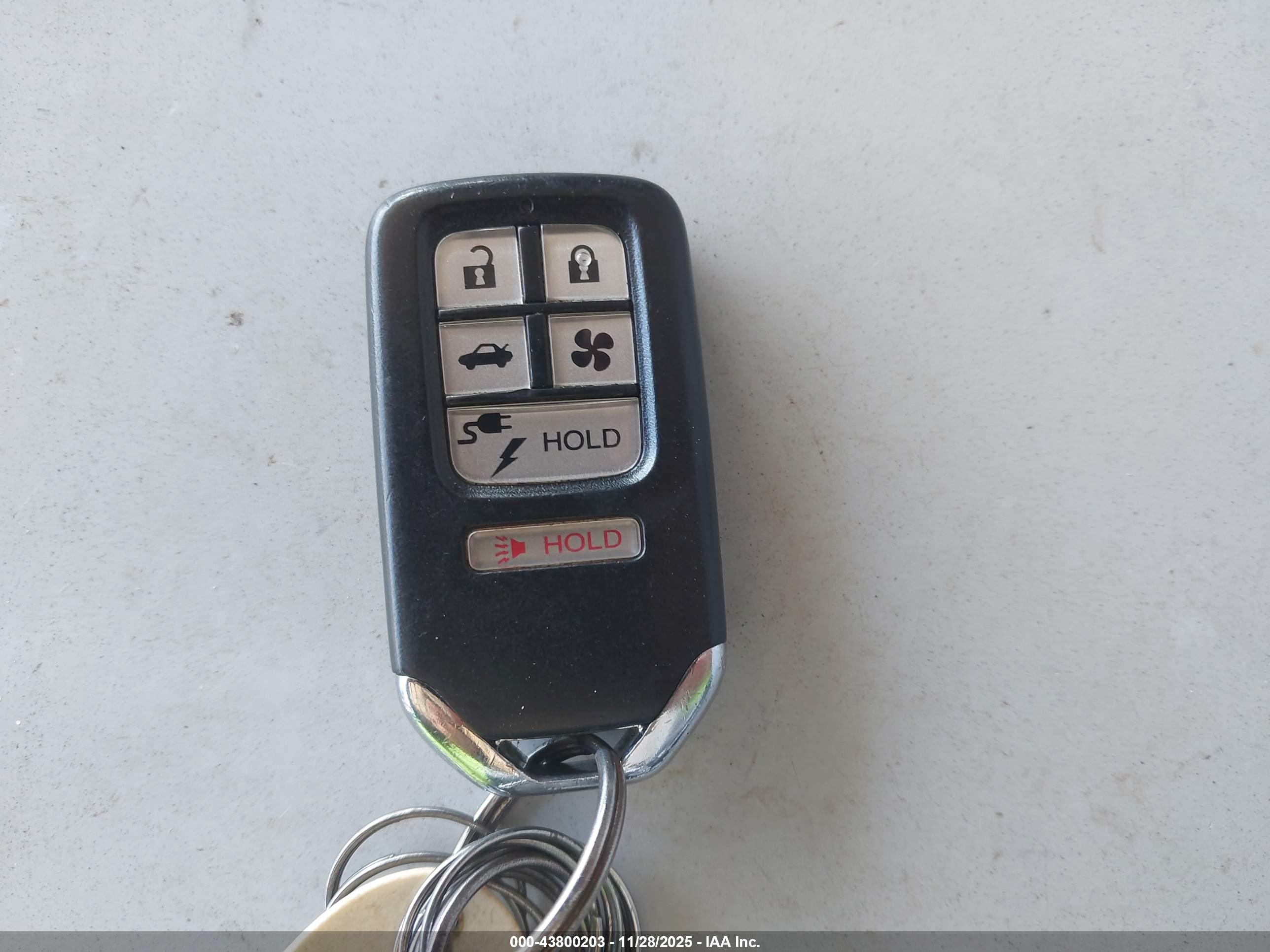 HONDA CLARITY image 11