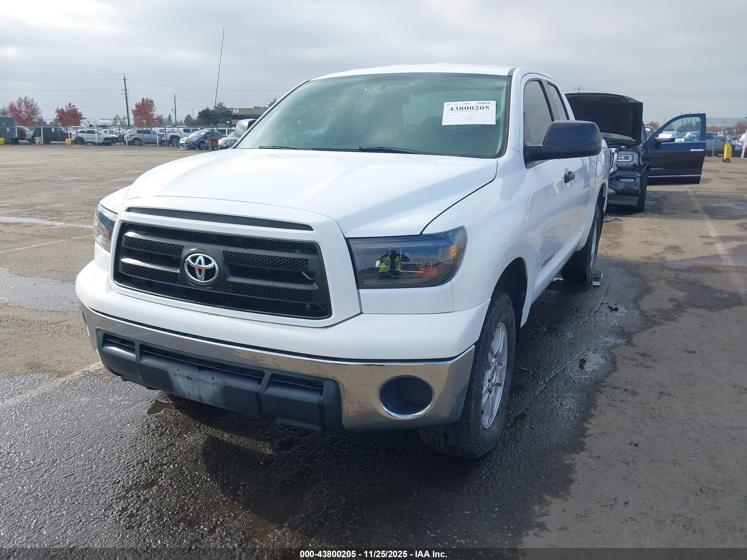 TOYOTA TUNDRA image 2