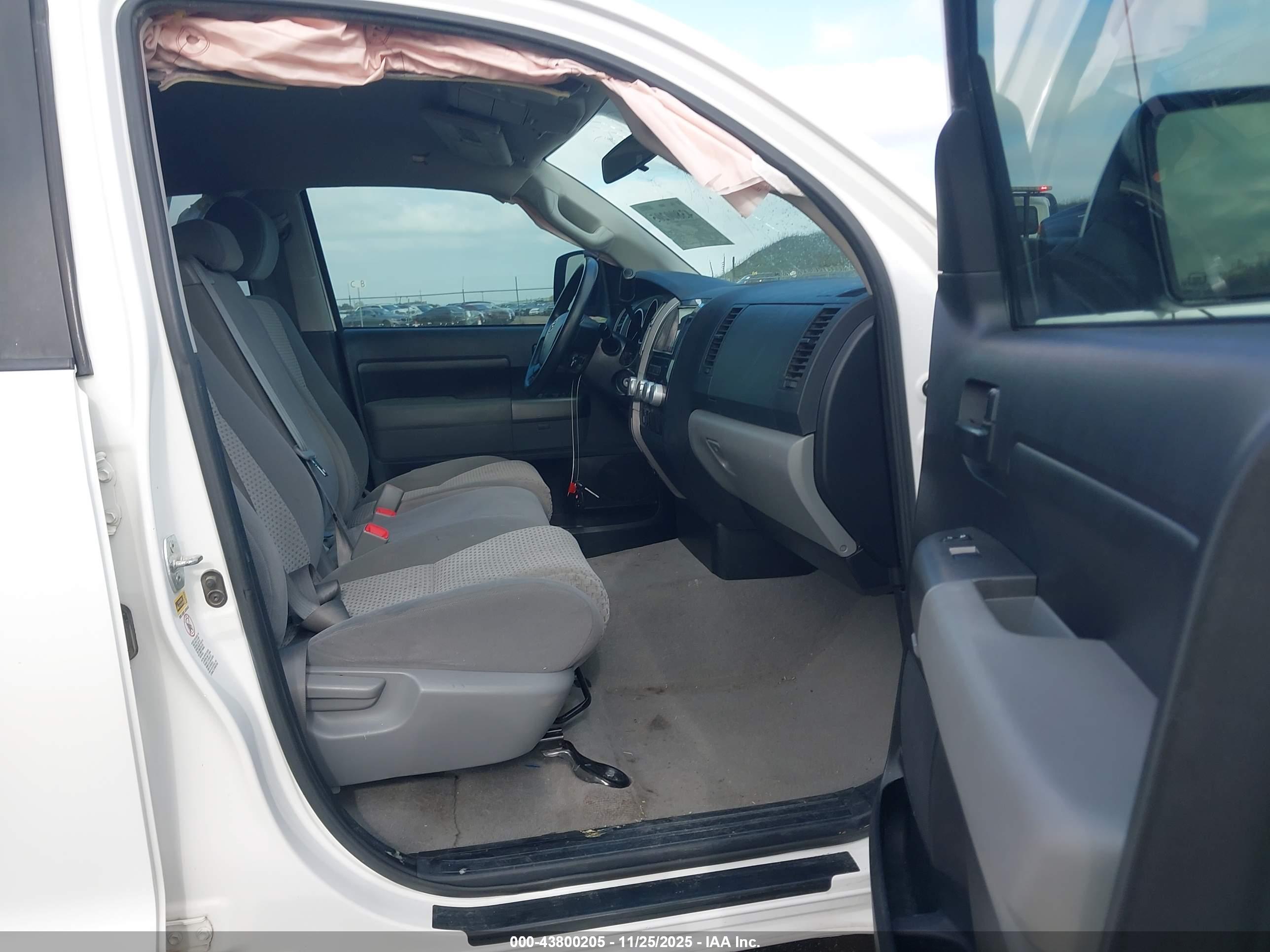TOYOTA TUNDRA image 5