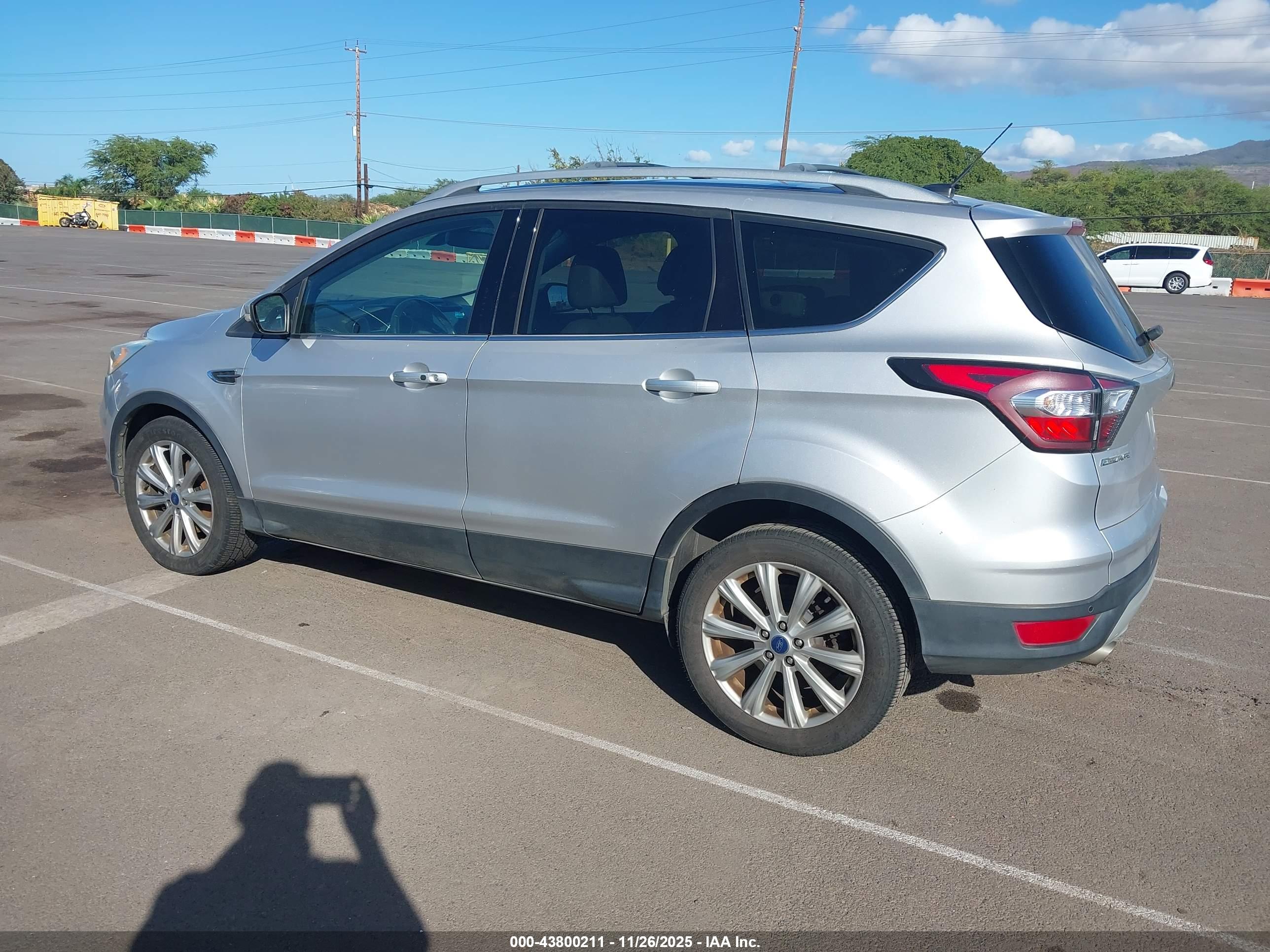 FORD ESCAPE image 3