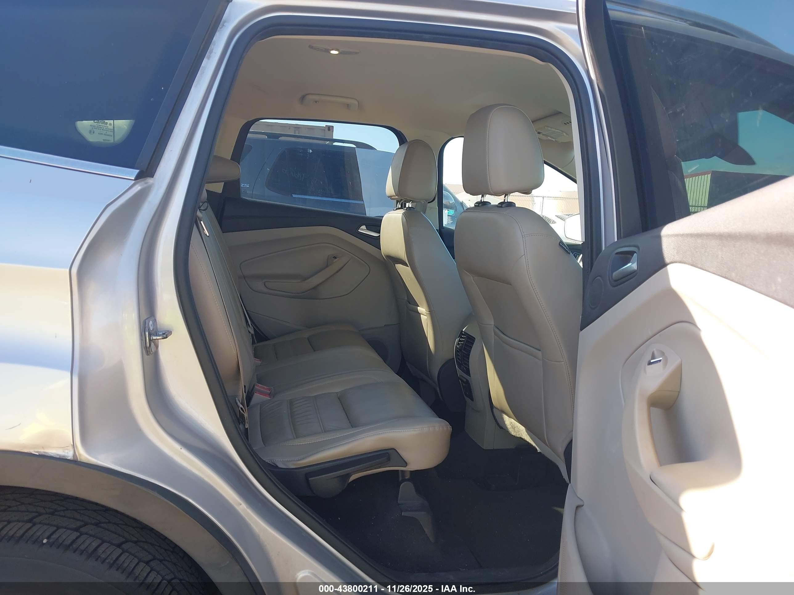 FORD ESCAPE image 8