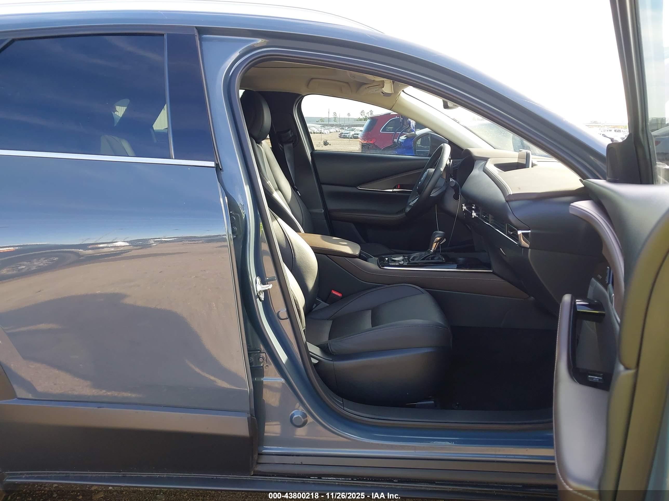 MAZDA CX-30 image 5