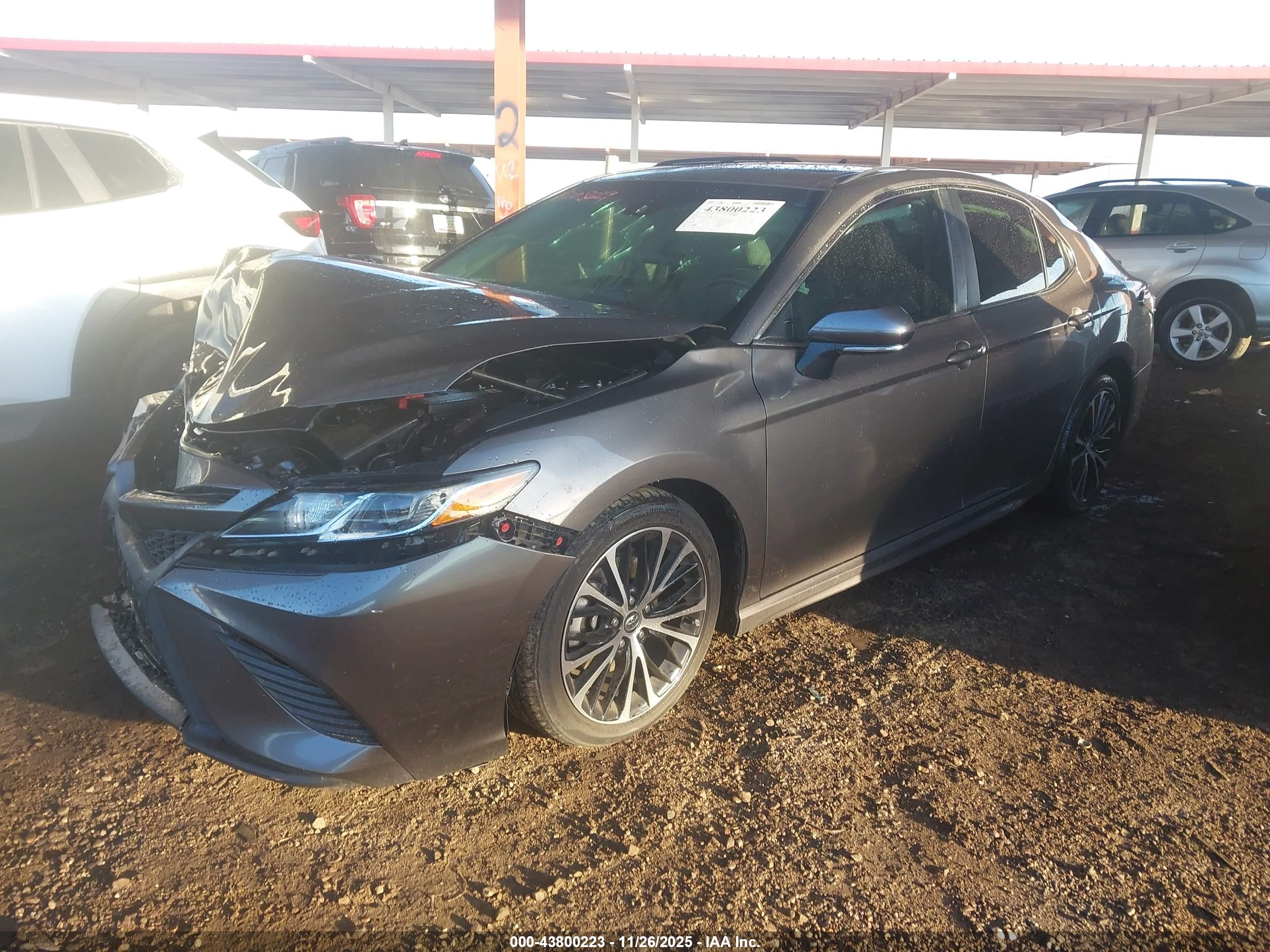 TOYOTA CAMRY image 2