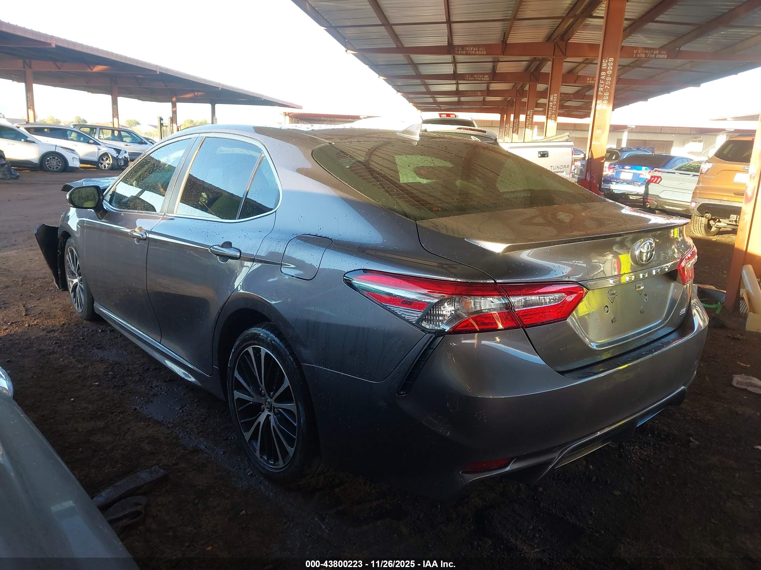 TOYOTA CAMRY image 3