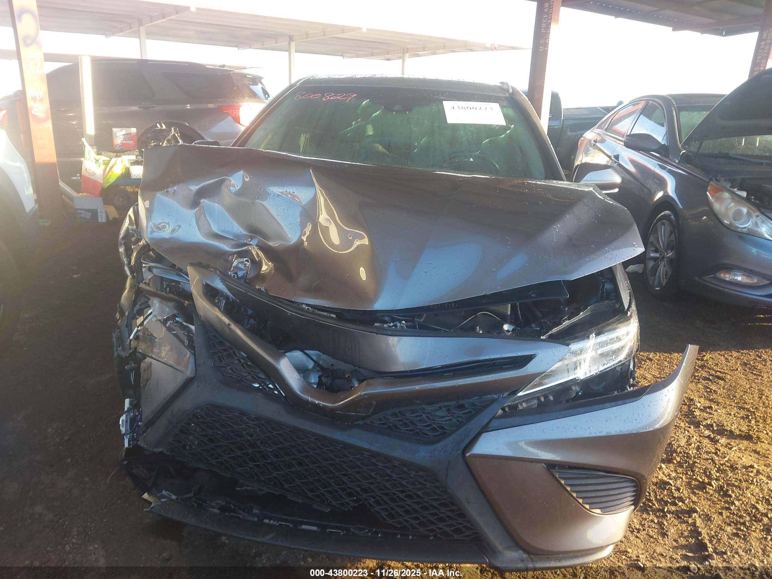 TOYOTA CAMRY image 6