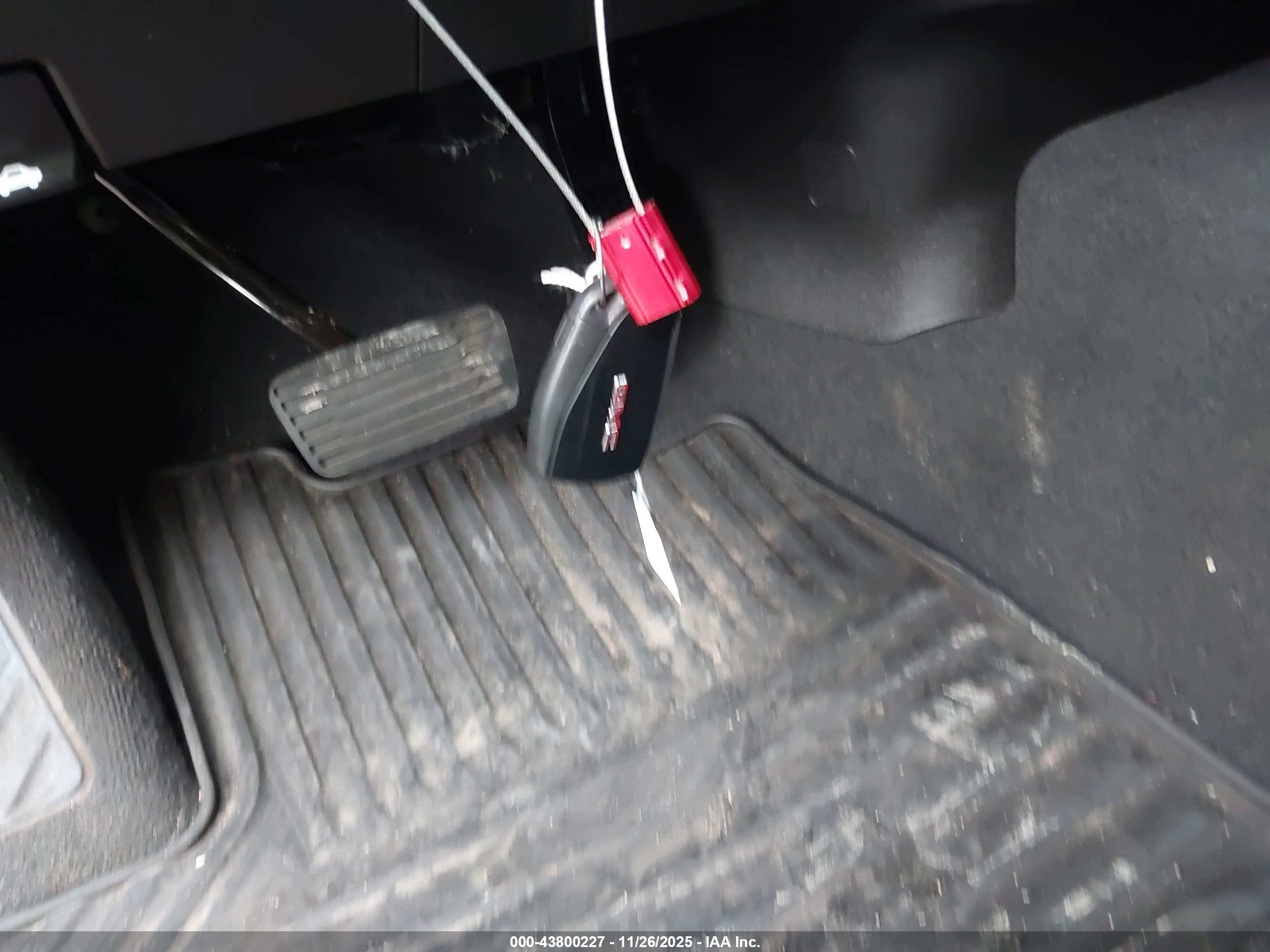 GMC SIERRA image 11