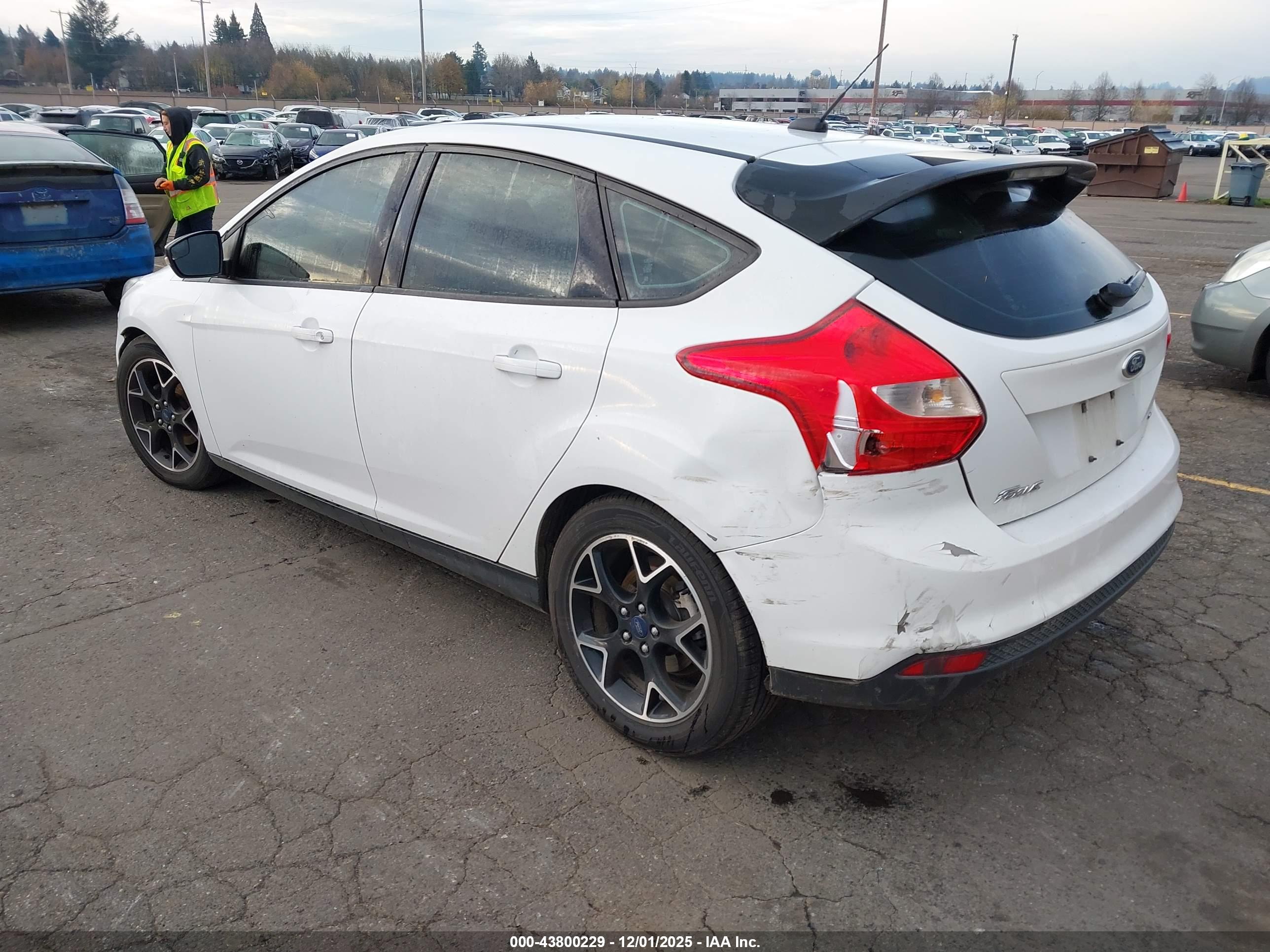 FORD FOCUS image 3