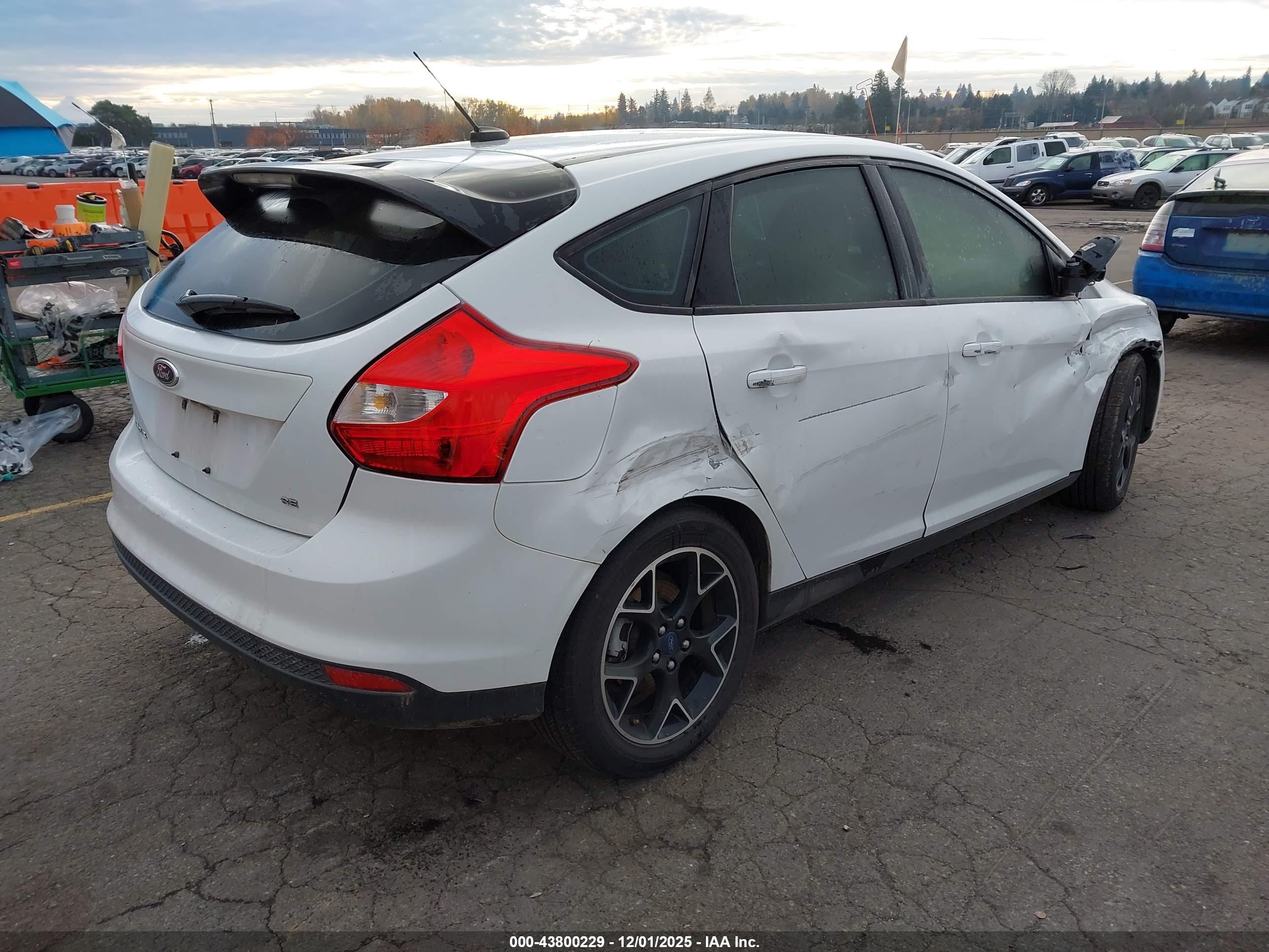 FORD FOCUS image 4