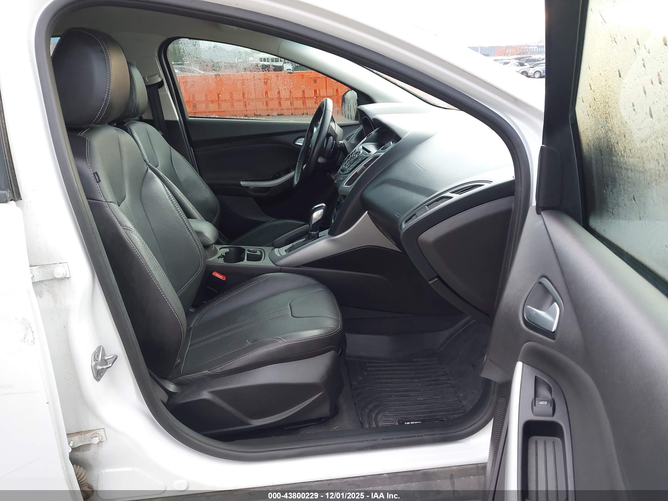 FORD FOCUS image 5