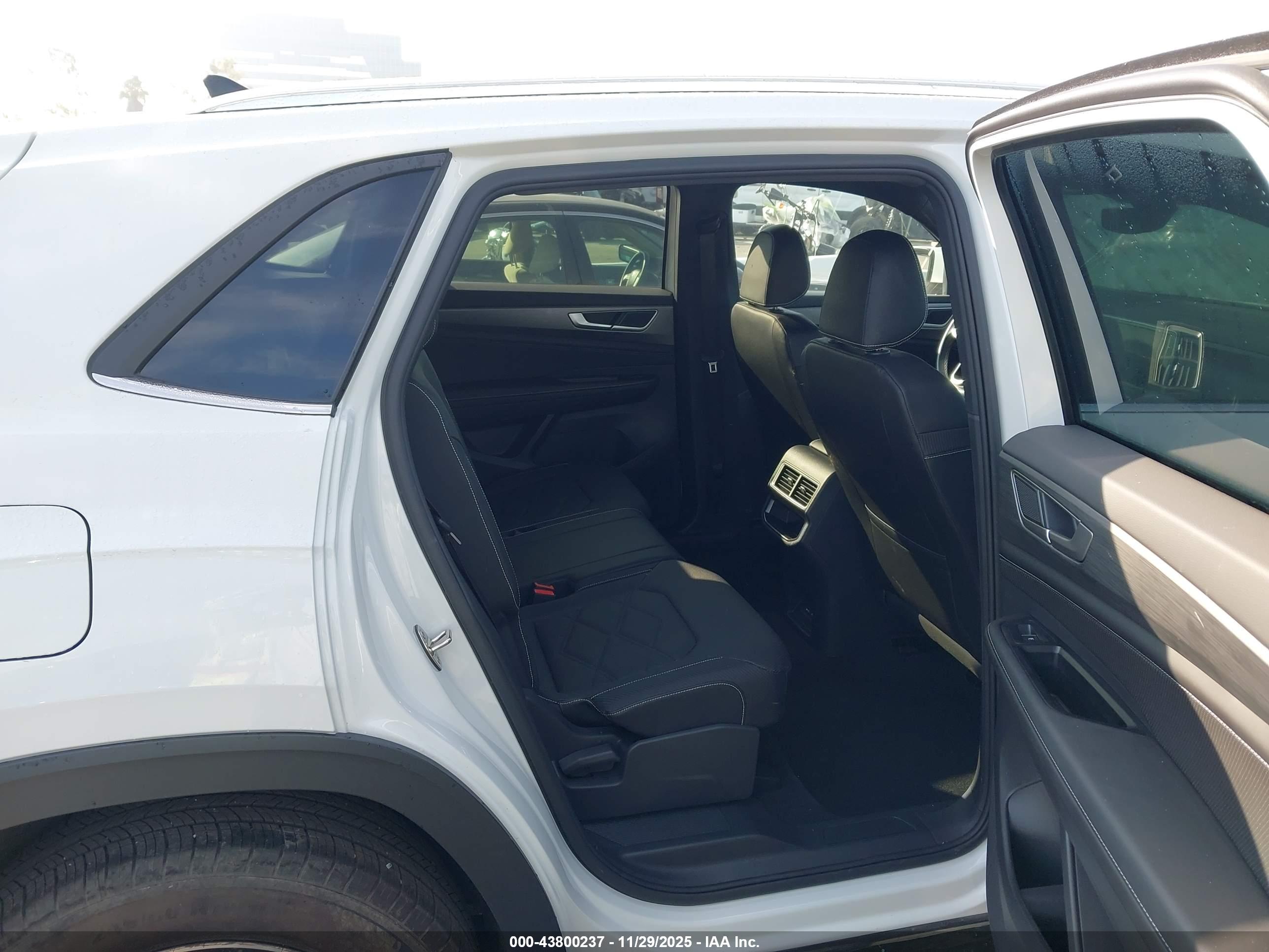 VOLKSWAGEN ATLAS image 8
